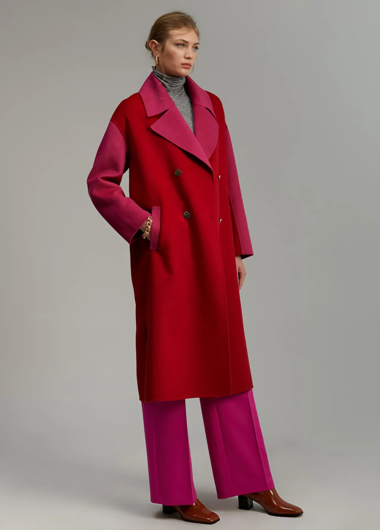 abrigo_bicolor_handmade_0.webp Lola Casademunt Abrigos Y Cazadoras<Abrigo bicolor handmade ROJO-ROSA