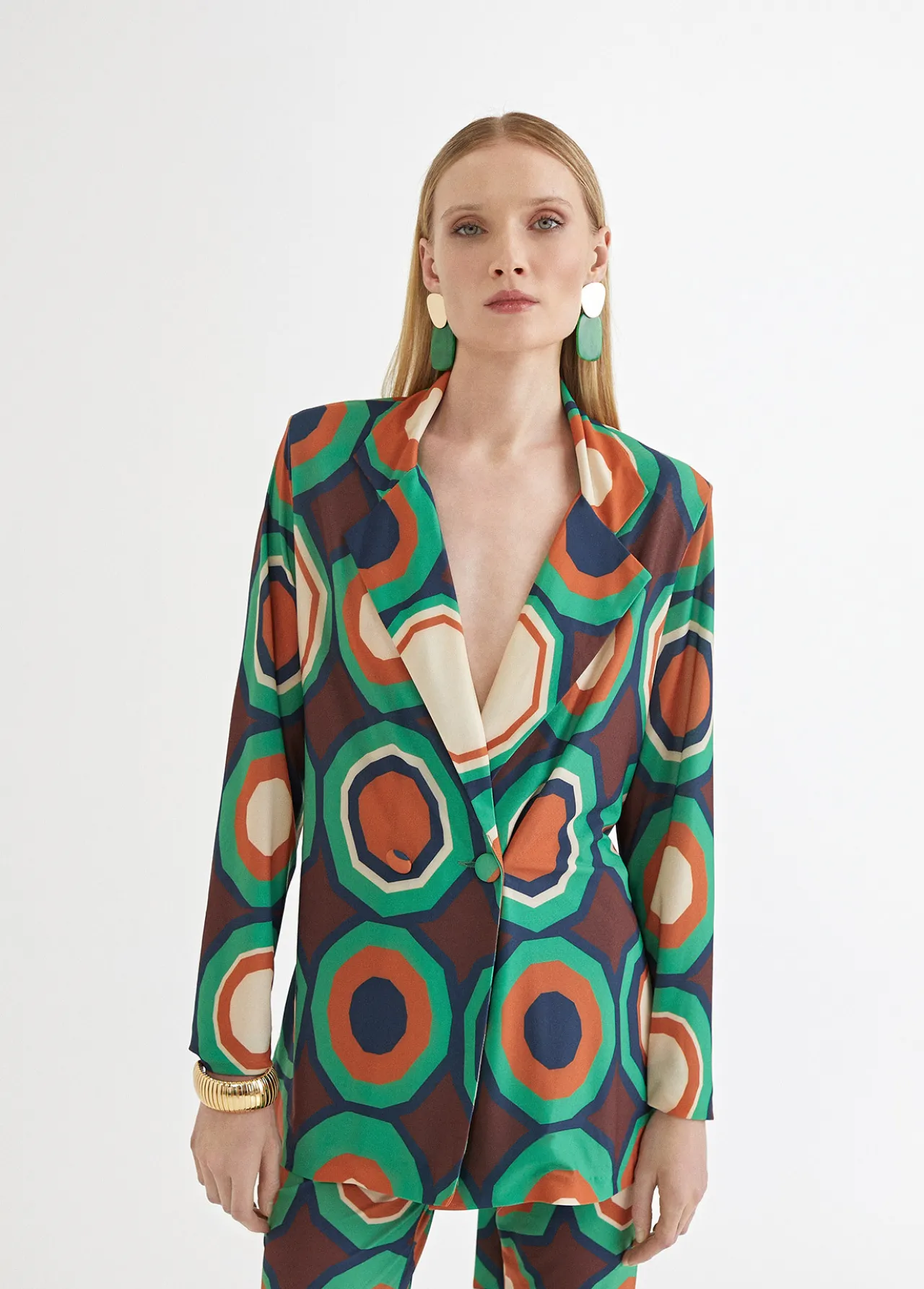 americana_punto_retro_4.webp Lola Casademunt Americanas Y Blazers<Americana punto retro VERDE-NARANJA