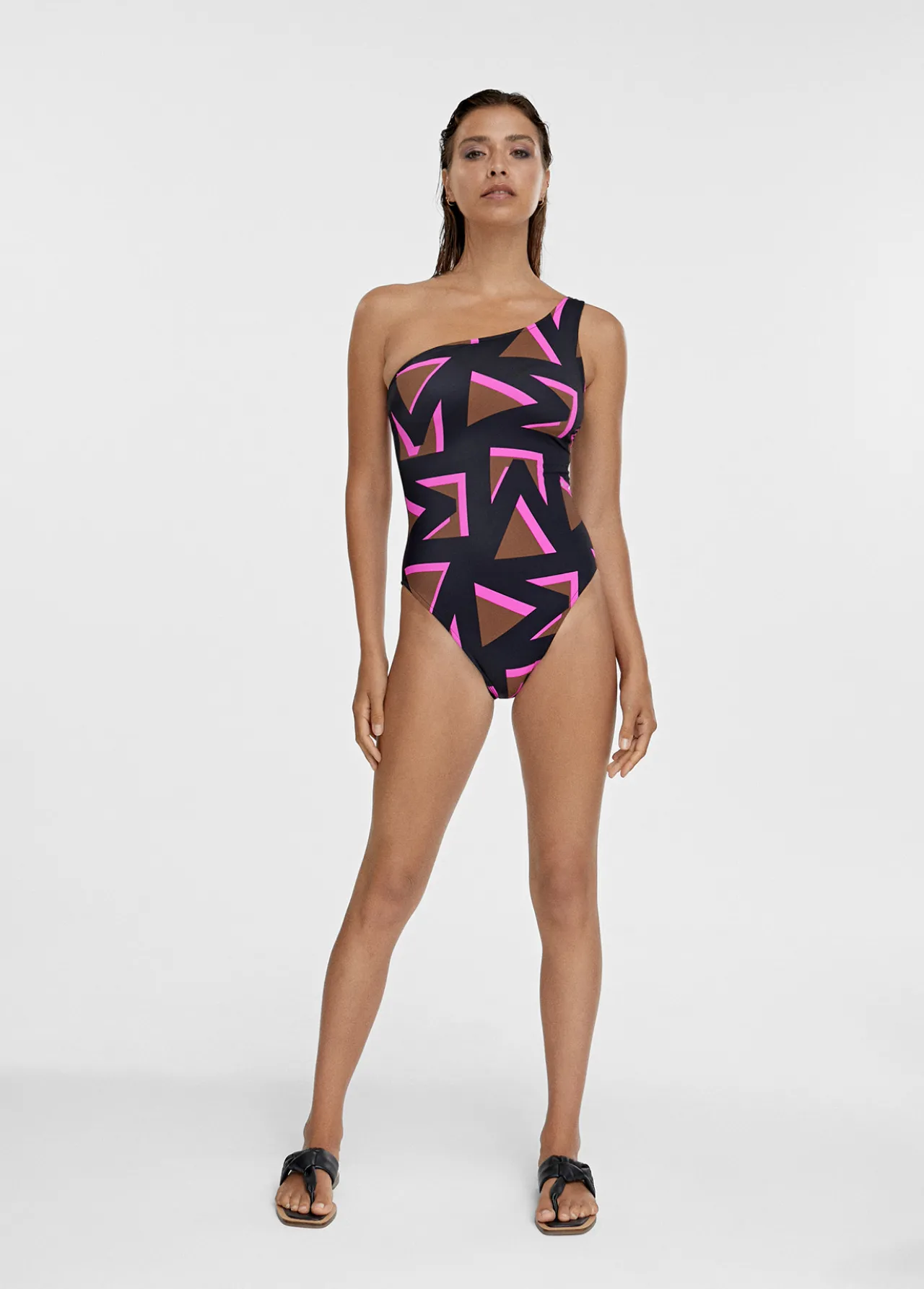 baador_asimtrico_estampado_3.webp Lola Casademunt Baño<Bañador asimétrico estampado NEGRO-ROSA