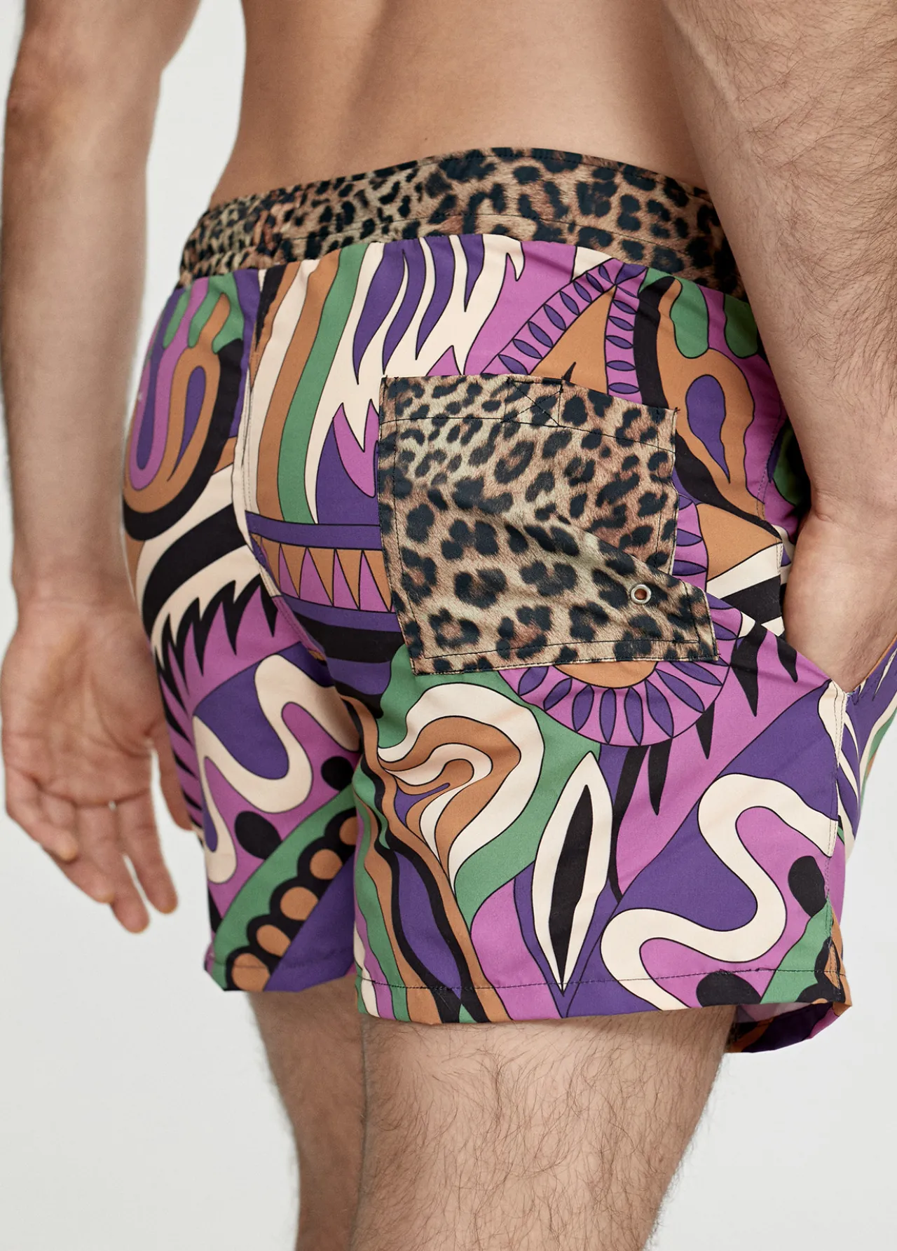 baador_hombre_paisley_2.webp Lola Casademunt Baño<Bañador hombre Paisley NEGRO-LILA