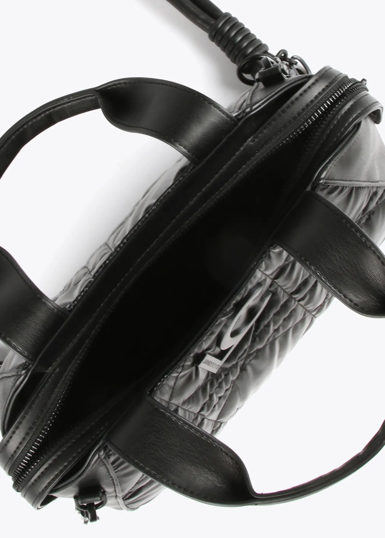 bandolera_acolchada_2-4.webp Lola Casademunt Bandoleras | Bolsos Pequeños<Bandolera acolchada NEGRO