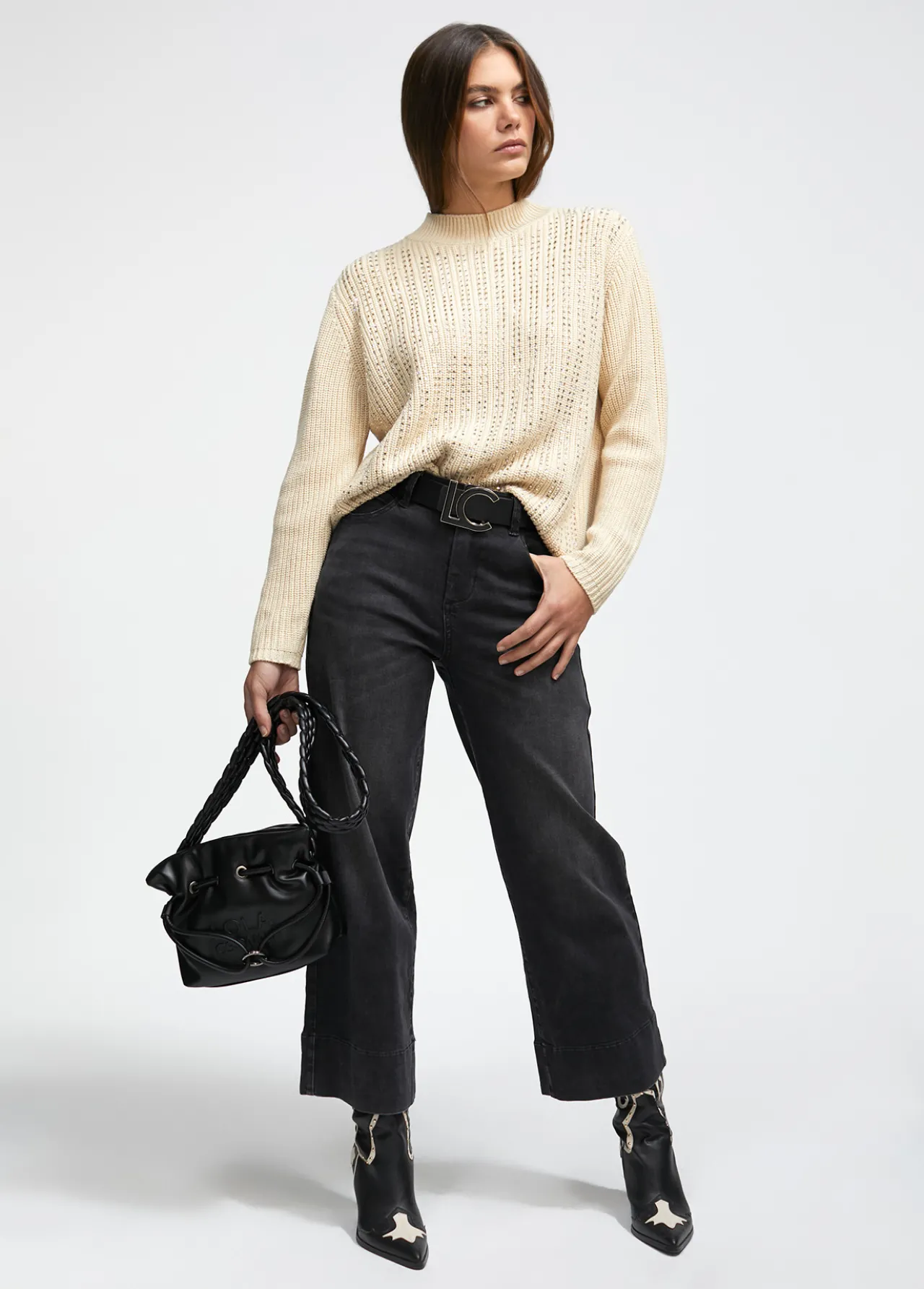 bandolera_asa_trenzada_2.webp Lola Casademunt Bandoleras | Bolsos Pequeños<Bandolera asa trenzada NEGRO