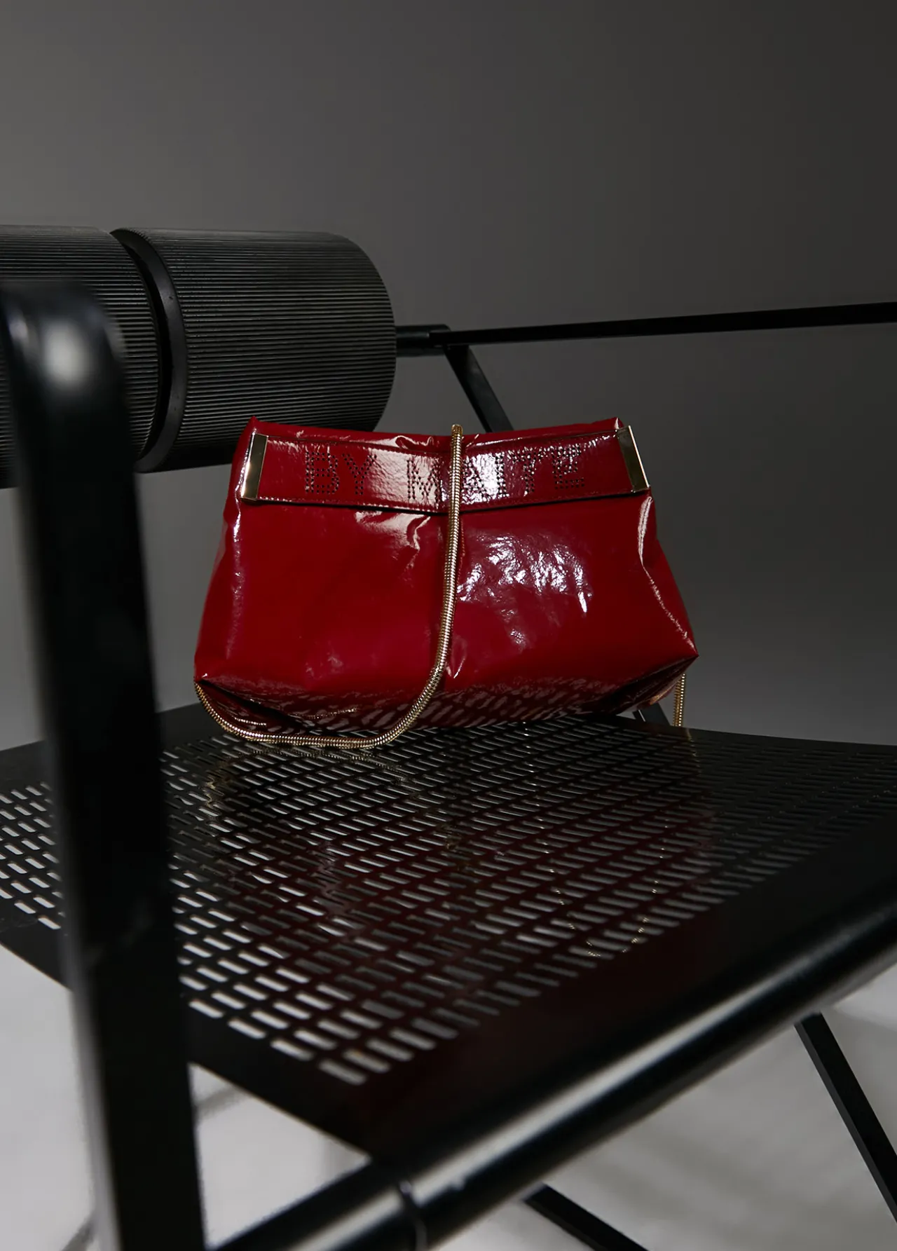 bandolera_brillante_3-1.webp Lola Casademunt Bolsos De Hombro | Bandoleras<Bandolera brillante ROJO