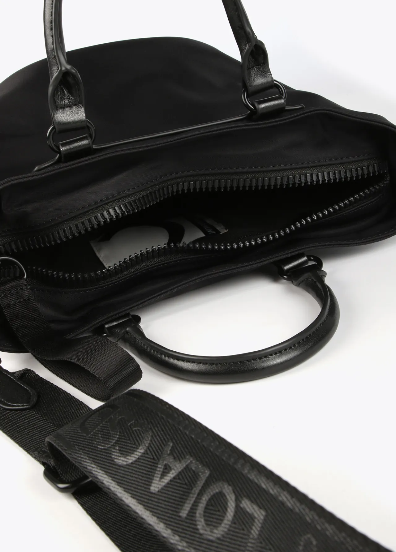 bandolera_combinada_1.webp Lola Casademunt Bandoleras | Bolsos Pequeños<Bandolera combinada NEGRO