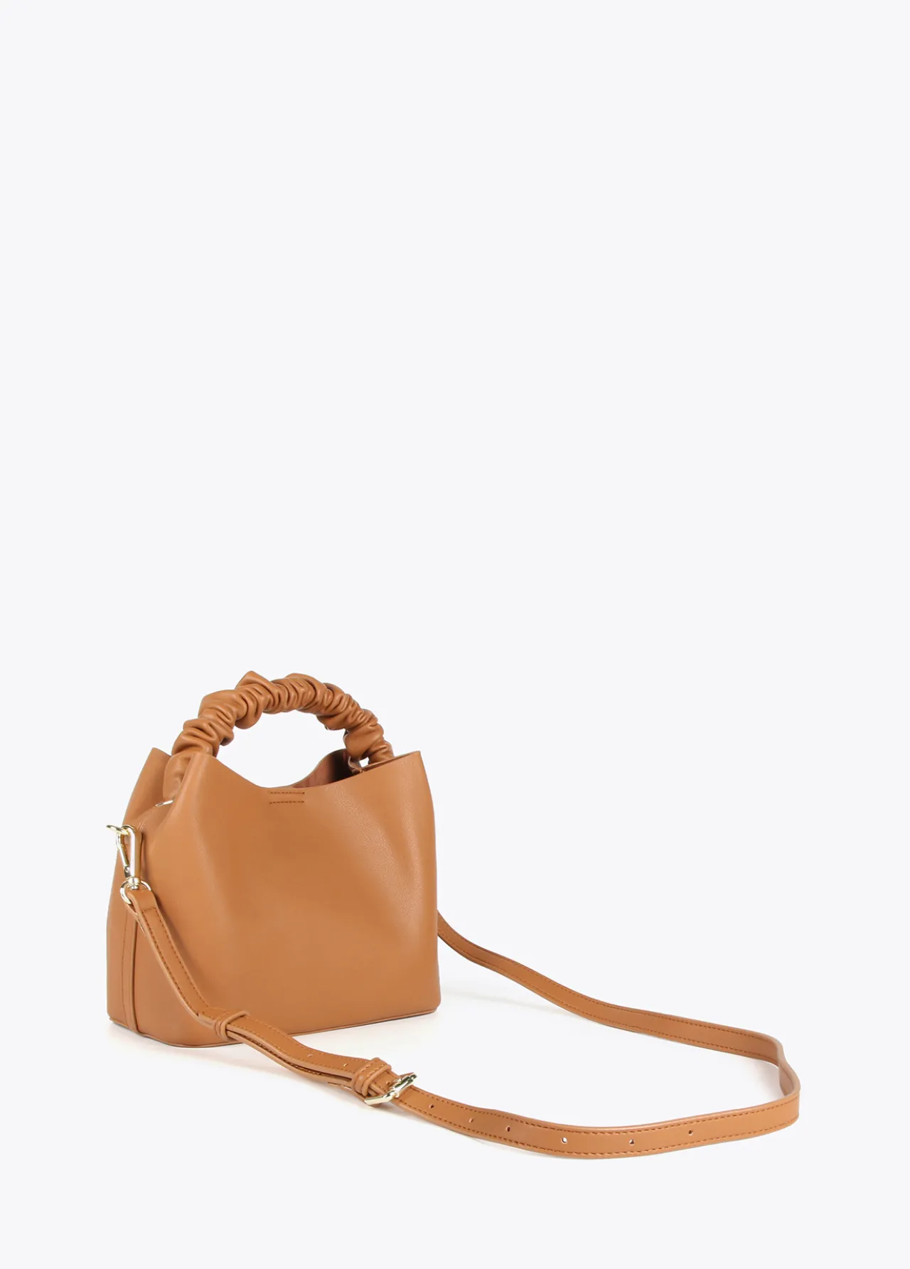 bandolera_con_asa_fruncida_4-1.webp Lola Casademunt Bandoleras | Bolsos Pequeños<Bandolera con asa fruncida NEGRO