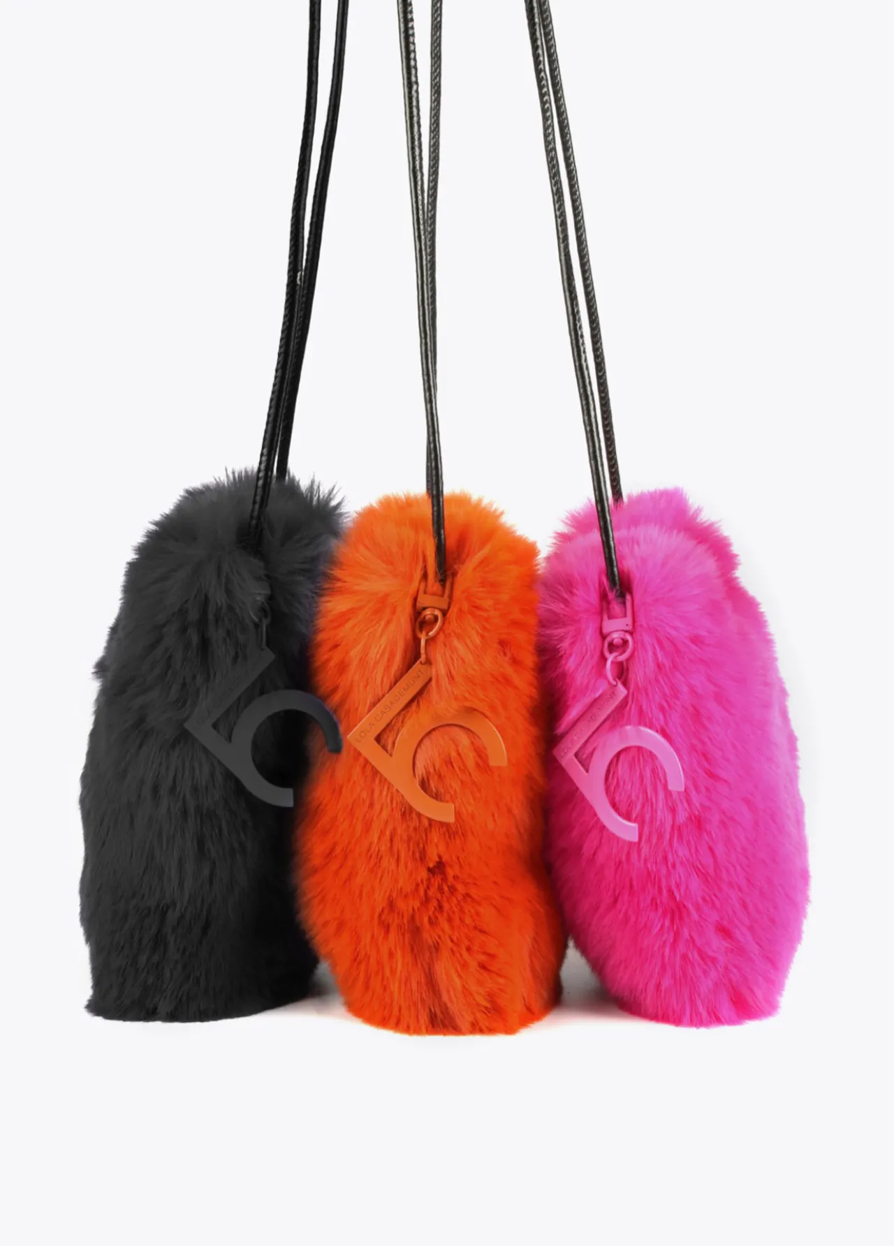bandolera_efecto_pelo_4.webp Lola Casademunt Bolsos Pequeños | Bandoleras<Bandolera efecto pelo NEGRO