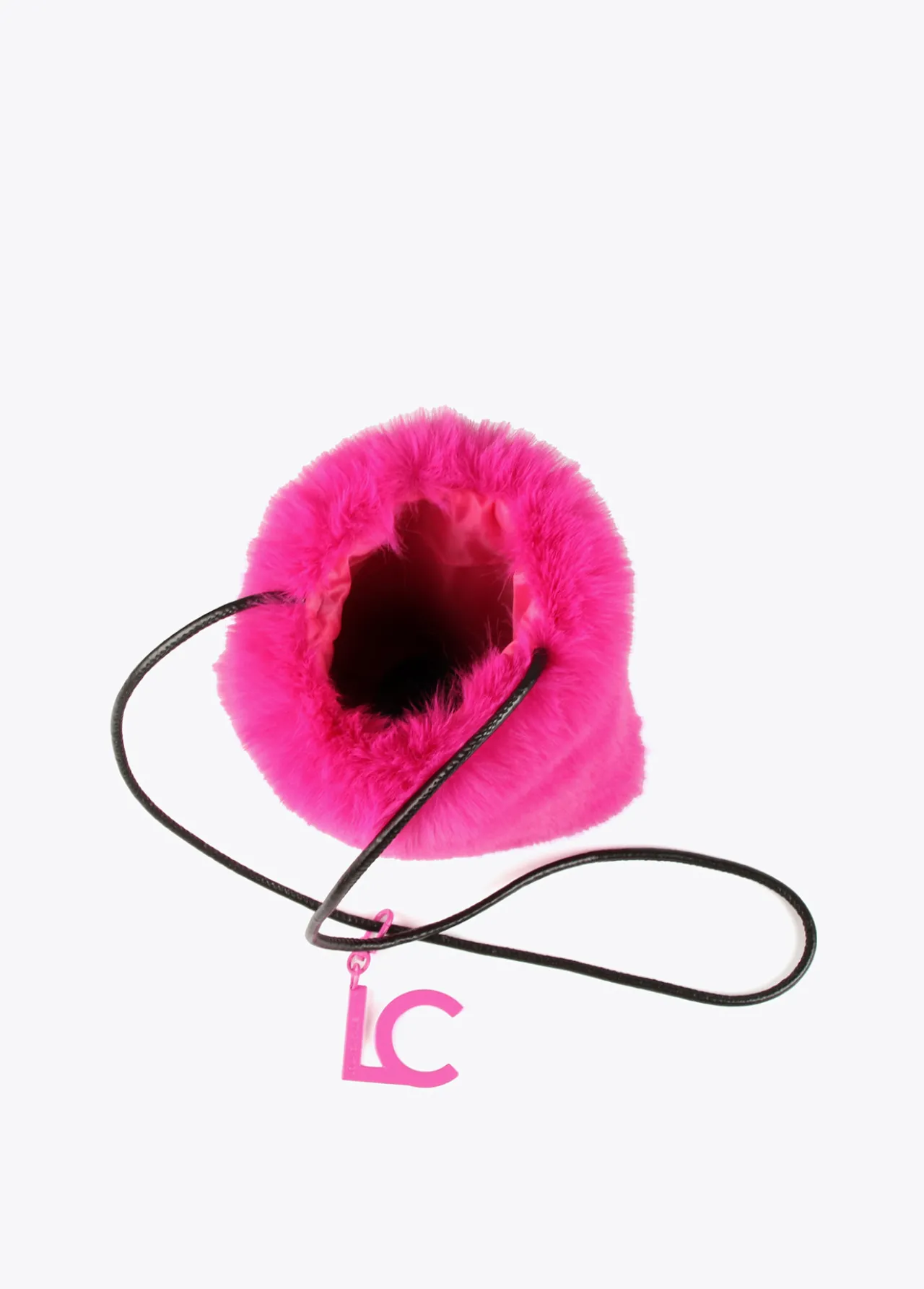 bandolera_efecto_pelo_5-2.webp Lola Casademunt Bandoleras | Bolsos Pequeños<Bandolera efecto pelo NEGRO