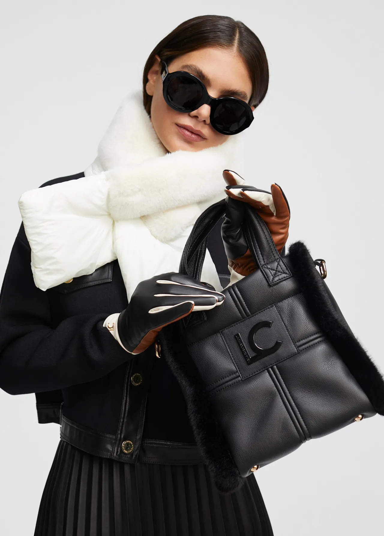 bandolera_efecto_piel_y_pelo_1-1.webp Lola Casademunt Bandoleras | Bolsos Pequeños<Bandolera efecto piel y pelo CRUDO
