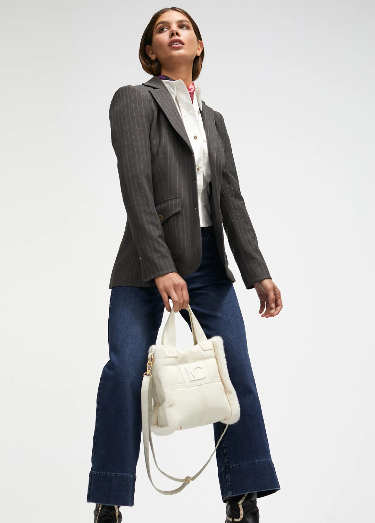 bandolera_efecto_piel_y_pelo_6.webp Lola Casademunt Bandoleras | Bolsos Pequeños<Bandolera efecto piel y pelo CRUDO