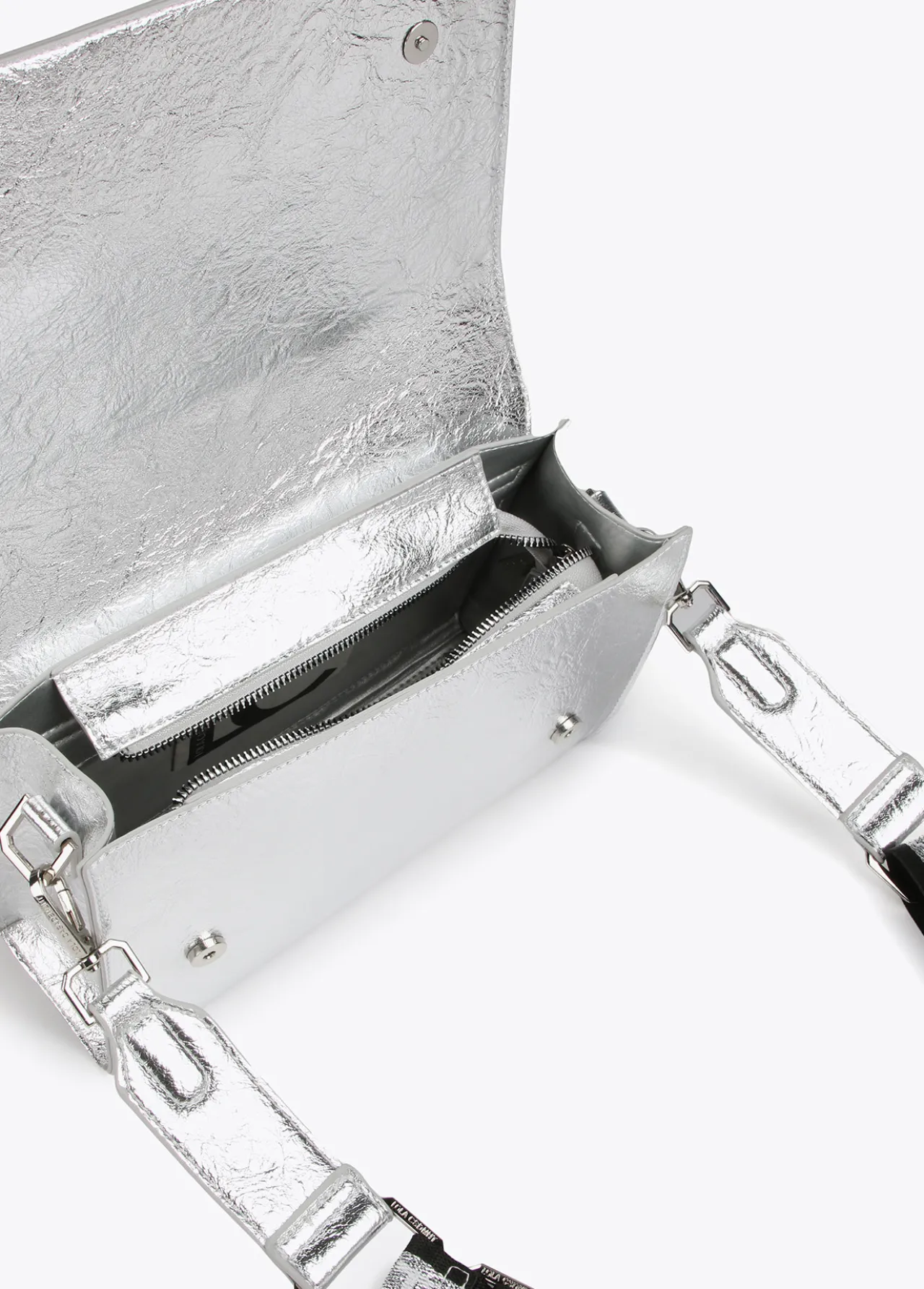 bandolera_metalizada_3-2.webp Lola Casademunt Bandoleras | Bolsos Pequeños<Bandolera metalizada DORADO
