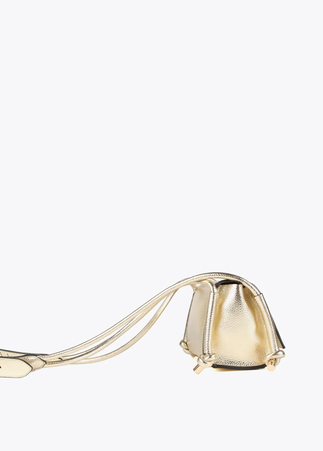 bandolera_metalizada_5-3.webp Lola Casademunt Bandoleras | Bolsos Pequeños<Bandolera metalizada DORADO
