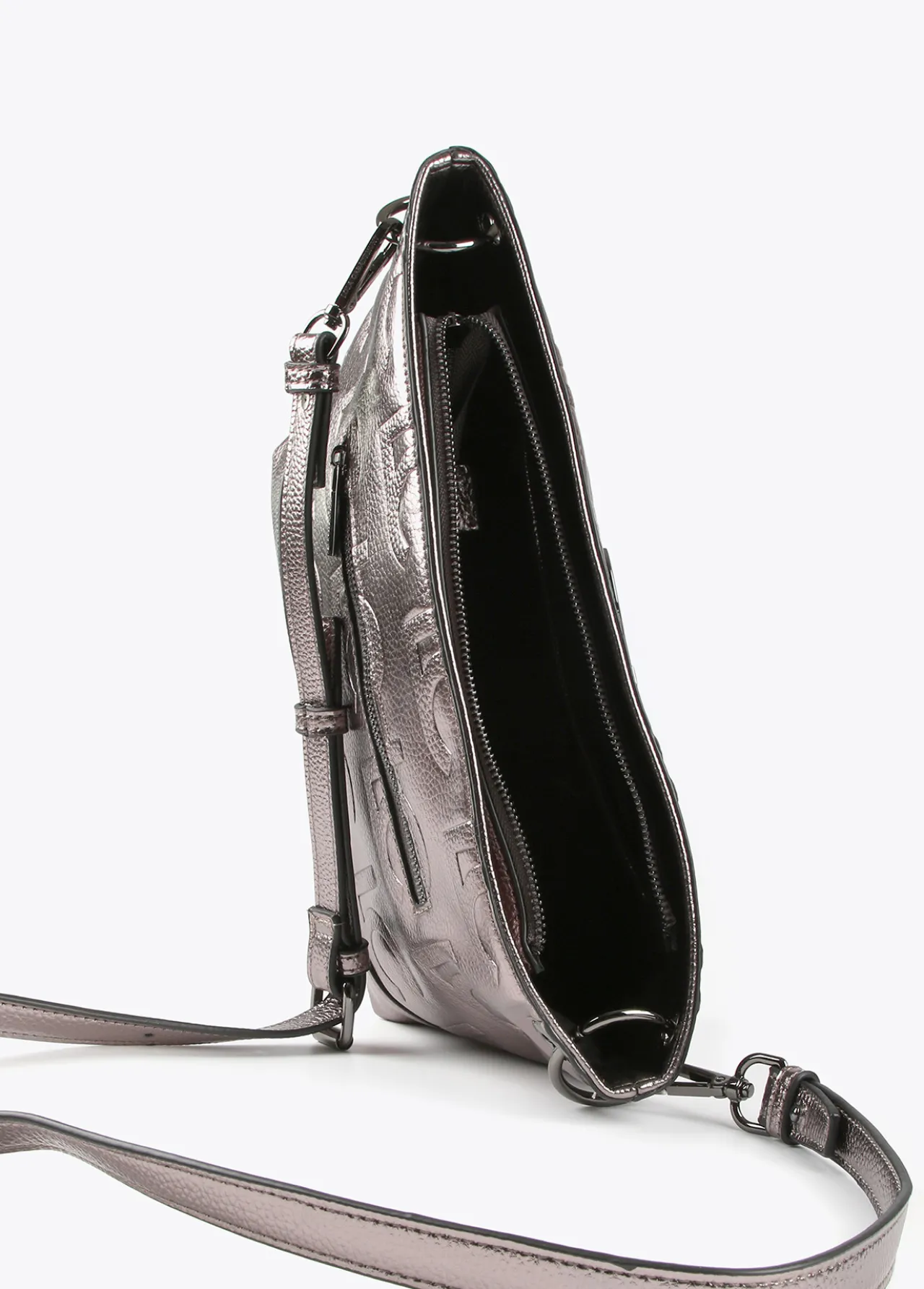 bandolera_metalizada_en_efecto_piel_6.webp Lola Casademunt Bolsos<Bandolera metalizada en efecto piel DORADO