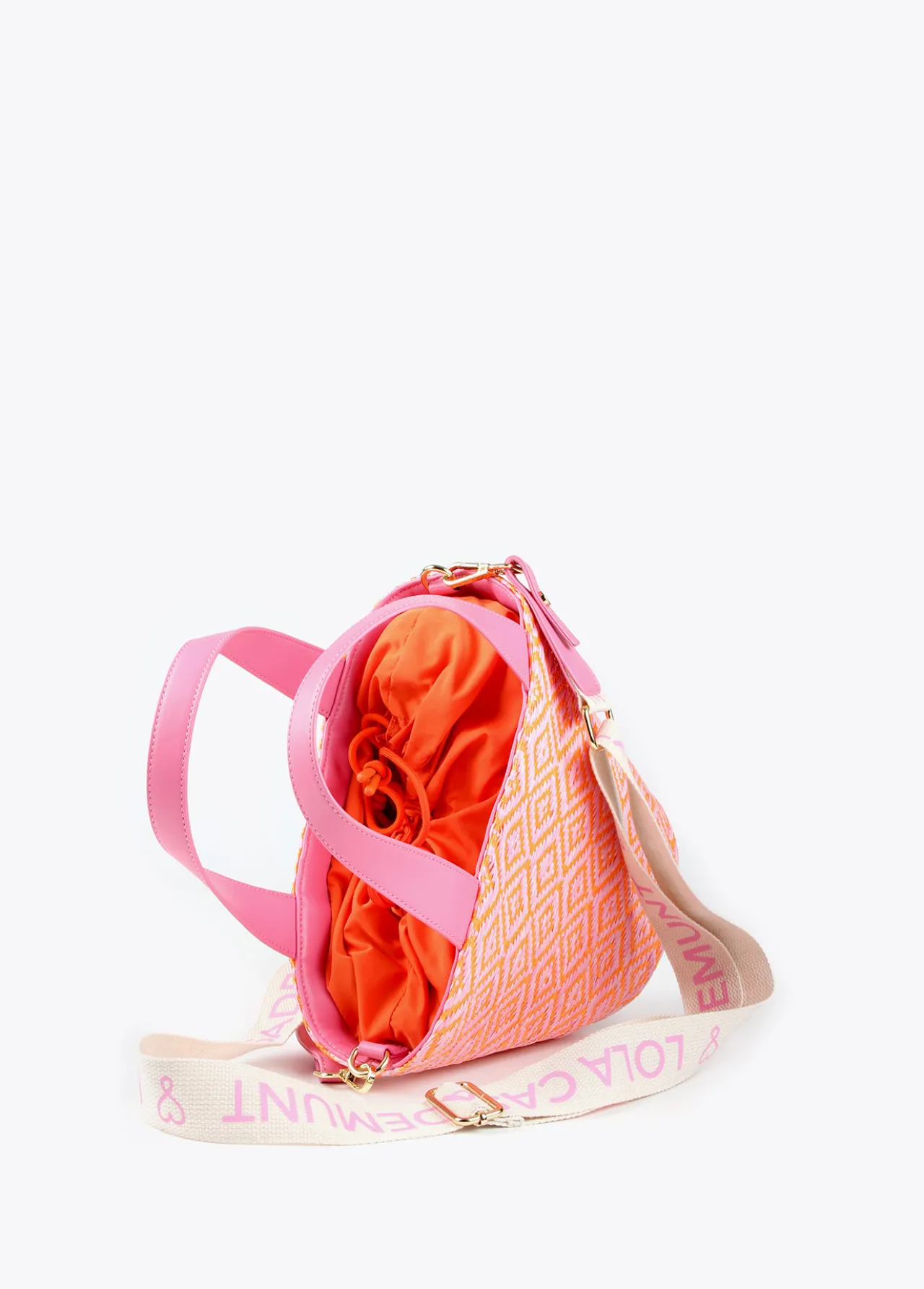 bandolera_tipo_cesta_efecto_rafia_2-1.webp Lola Casademunt Bolsos<Bandolera tipo cesta efecto rafia NEGRO-CRUDO