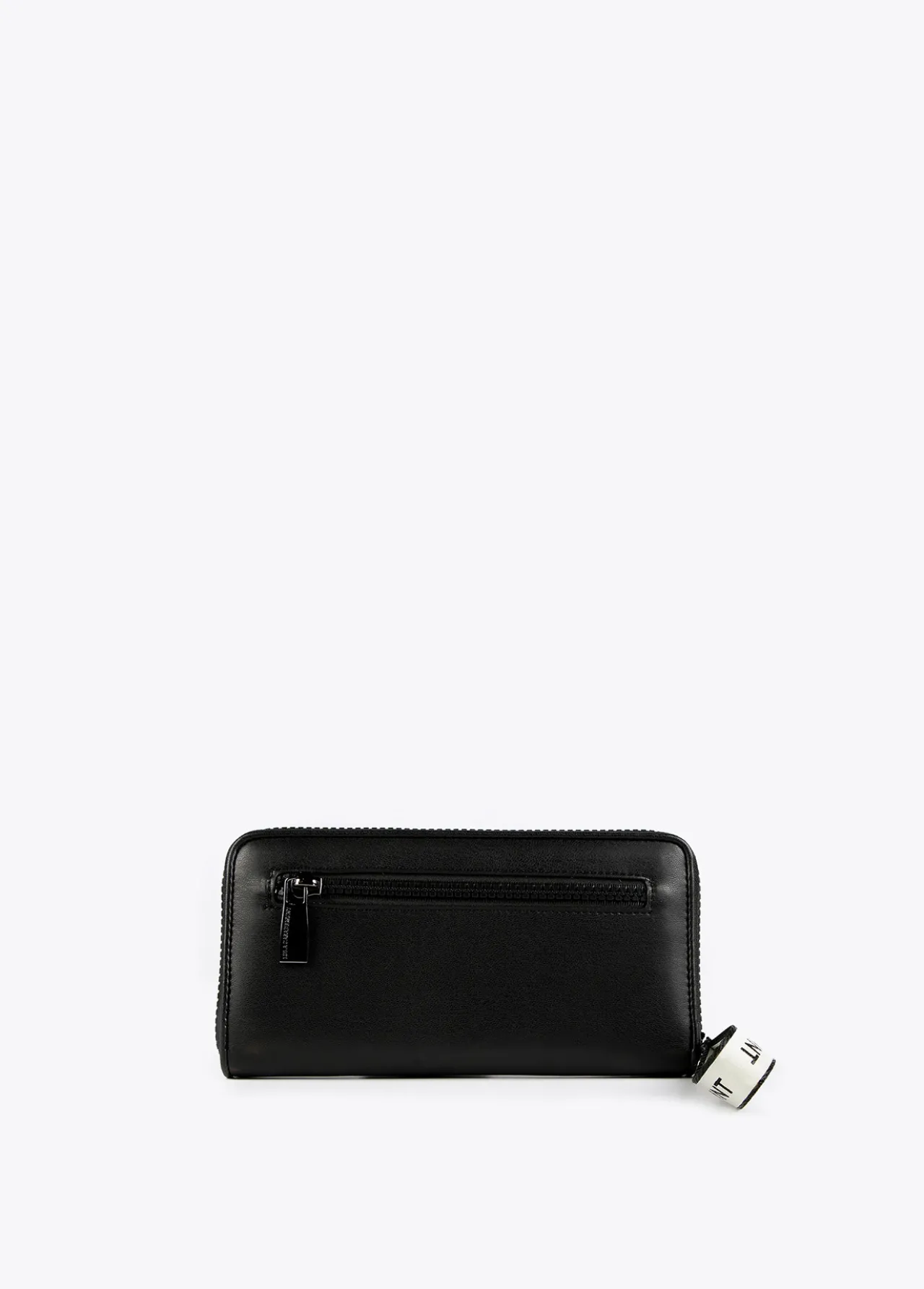 billetero_grande_logo_con_relieve_4-5.webp Lola Casademunt Accesorios | Bolsos<Billetero grande logo con relieve FUCSIA