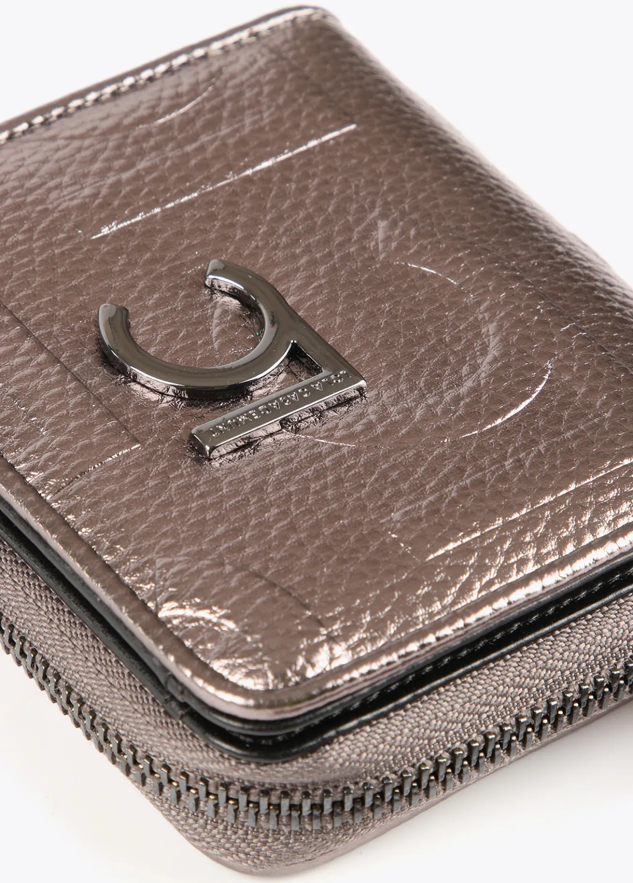billetero_pequeo_metalizao_4-1.webp Lola Casademunt Accesorios | Bolsos<Billetero pequeño metalizao DORADO