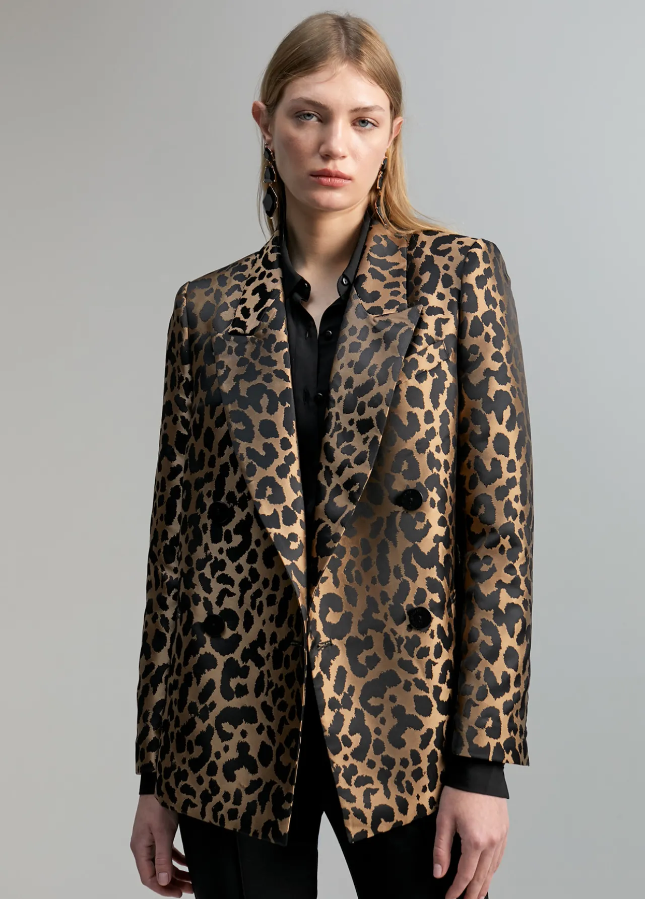 blazer_animal_print_0.webp Lola Casademunt Americanas Y Blazers | Animal Print<Blazer animal print NEGRO-MARRON