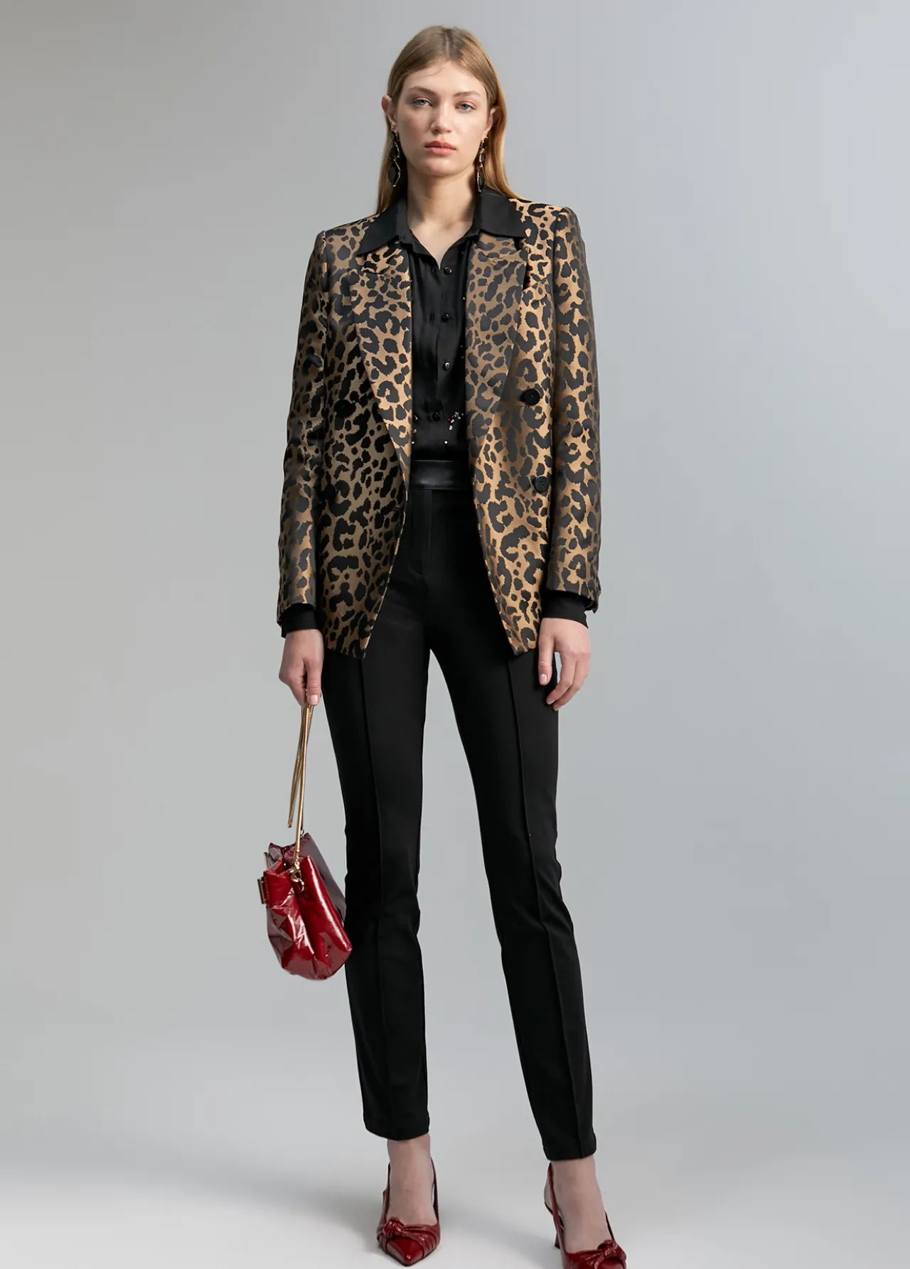 blazer_animal_print_1.webp Lola Casademunt Americanas Y Blazers | Animal Print<Blazer animal print NEGRO-MARRON