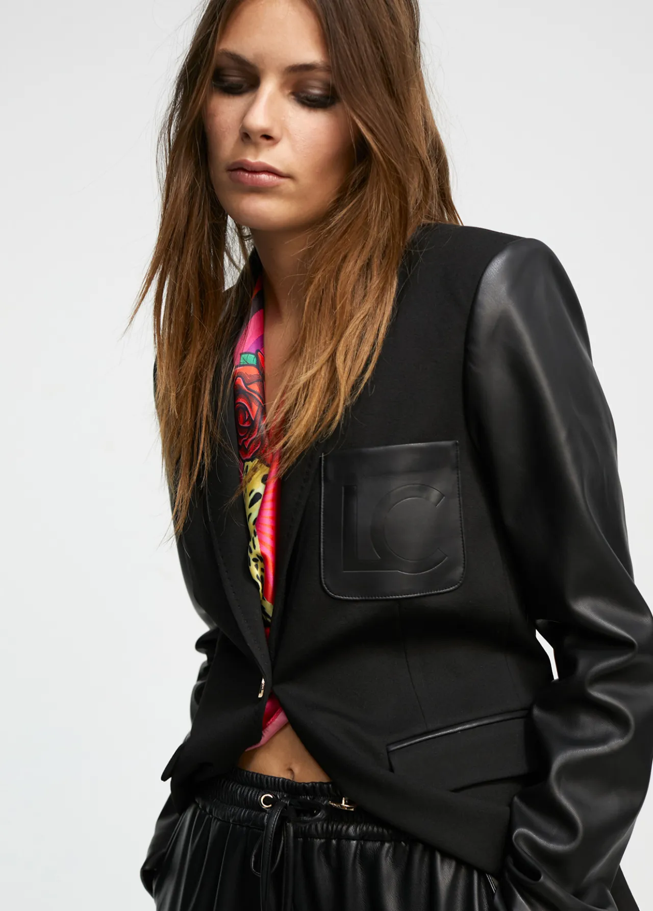 blazer_combinada_0.webp Lola Casademunt Americanas Y Blazers<Blazer combinada NEGRO
