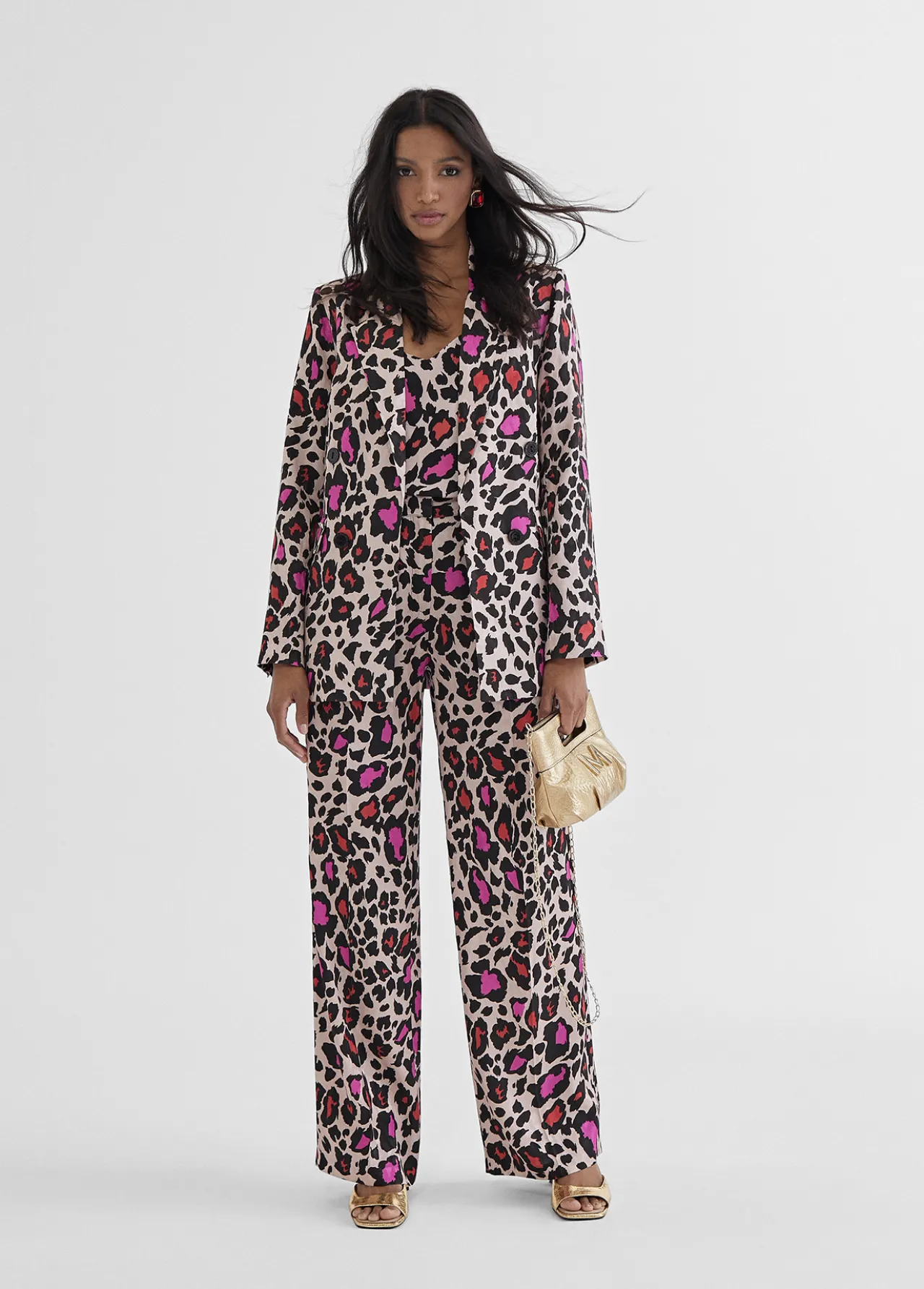 blazer_estampada_animal_1.webp Lola Casademunt Americanas Y Blazers<Blazer estampada animal ROSA-NEGRO