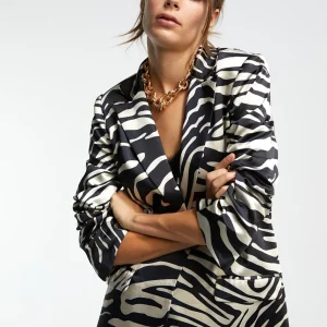 Lola Casademunt Animal Print | Americanas Y Blazers<Blazer estampada cebra NEGRO-CRUDO