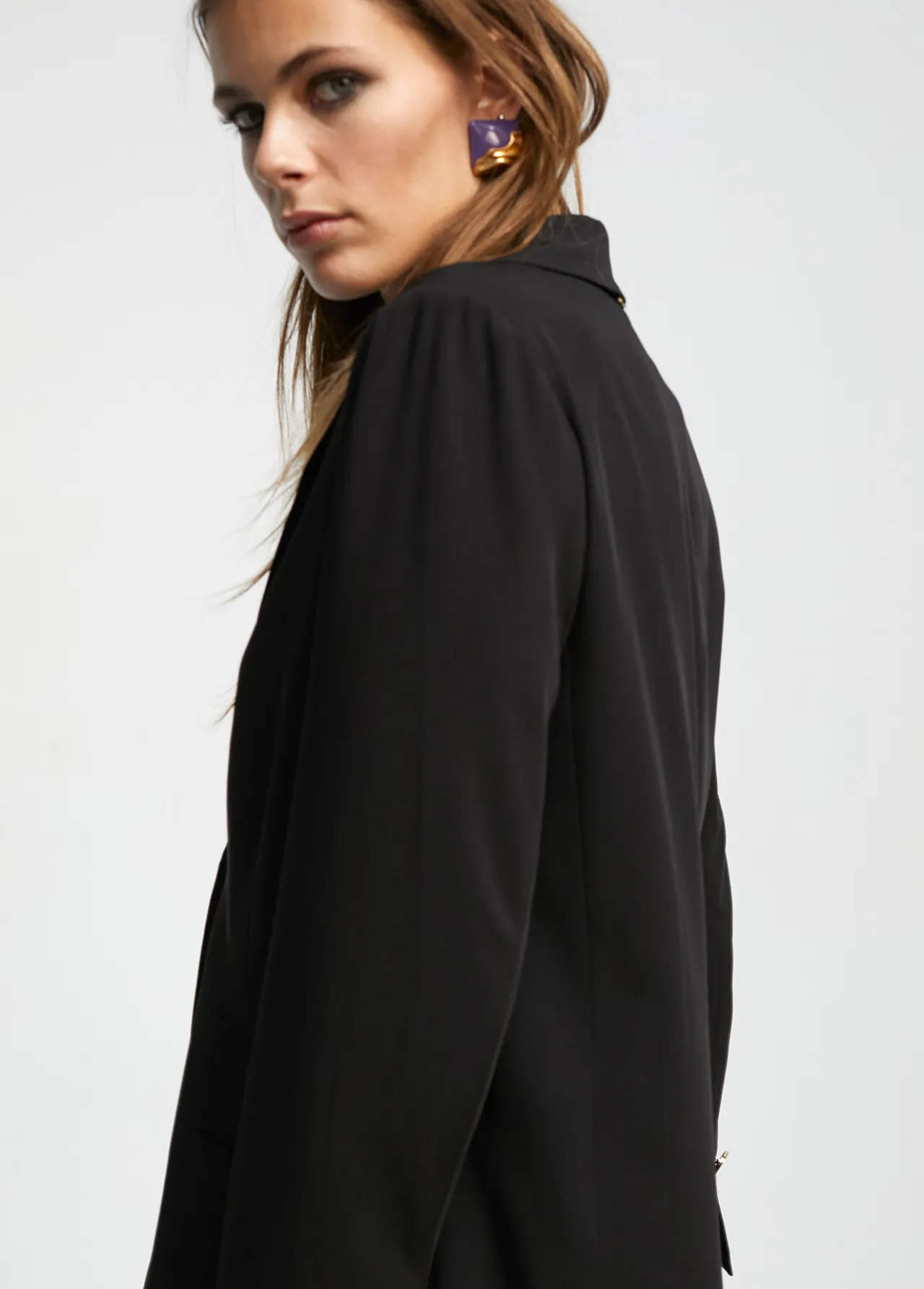 blazer_forro_contraste_3.webp Lola Casademunt Americanas Y Blazers<Blazer forro contraste NEGRO