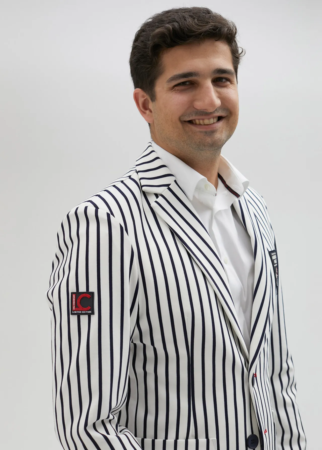 blazer_hombre_rayas_edicin_limitada__lola_casademunt_3.webp Lola Casademunt Americanas Y Blazers<Blazer hombre rayas edición limitada - Lola Casademunt BLANCO-AZUL