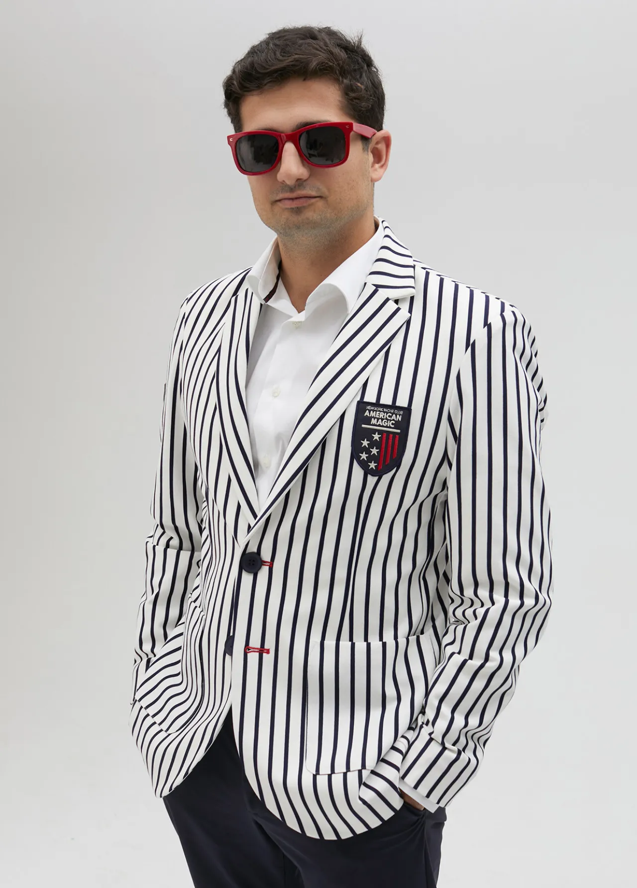 blazer_hombre_rayas_edicin_limitada__lola_casademunt_4.webp Lola Casademunt Americanas Y Blazers<Blazer hombre rayas edición limitada - Lola Casademunt BLANCO-AZUL