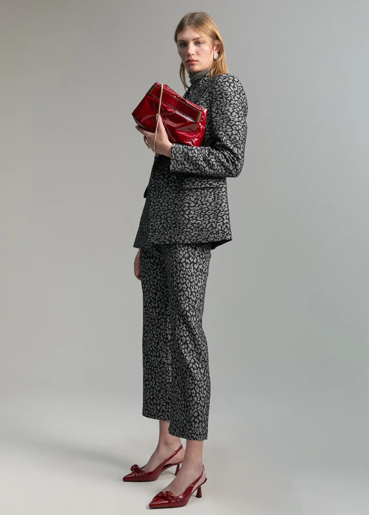 blazer_jacquard_animal_print_5.webp Lola Casademunt Animal Print | Americanas Y Blazers<Blazer jacquard animal print NEGRO-GRIS