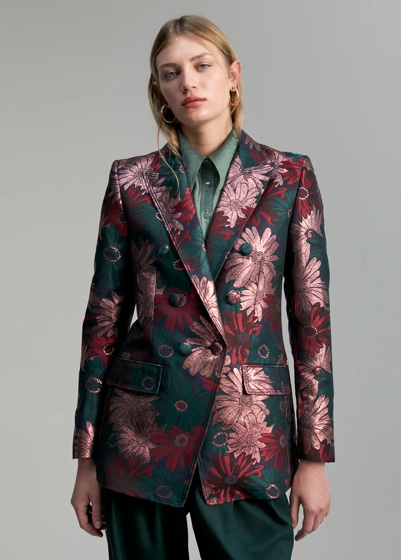 blazer_jacquard_floral_0.webp Lola Casademunt Americanas Y Blazers<Blazer jacquard floral VERDE-MULTICOLOR