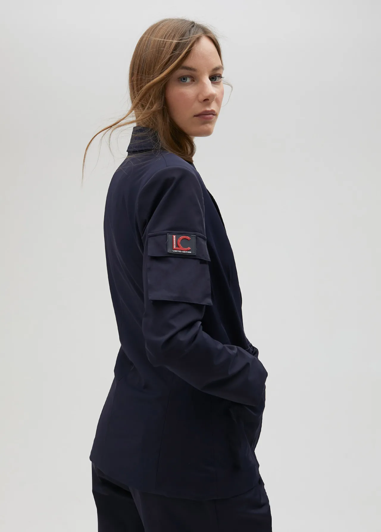 blazer_tcnica_de_edicin_limitada__lola_casademunt_5.webp Lola Casademunt Americanas Y Blazers<Blazer técnica de edición limitada - Lola Casademunt NAVY