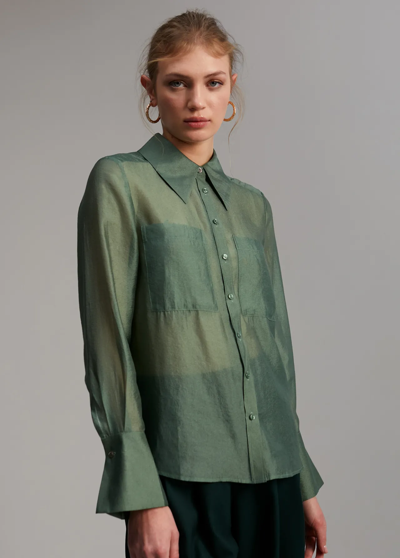 blusa_bolsillos_transparencia_4.webp Lola Casademunt Camisas Y Blusas<Blusa bolsillos transparencia SALVIA