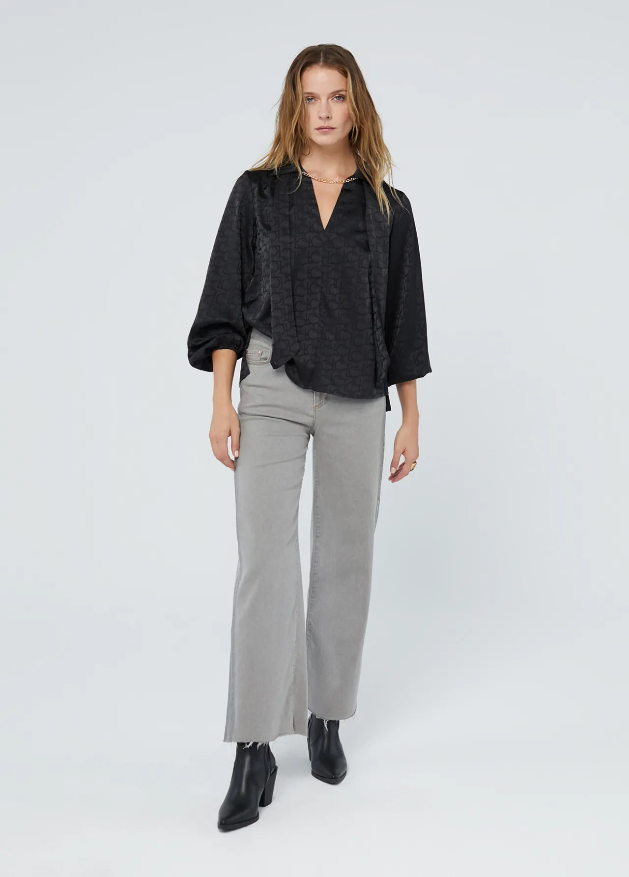 blusa_con_lazo_2-1.webp Lola Casademunt Camisas Y Blusas<Blusa con lazo PISTACHO