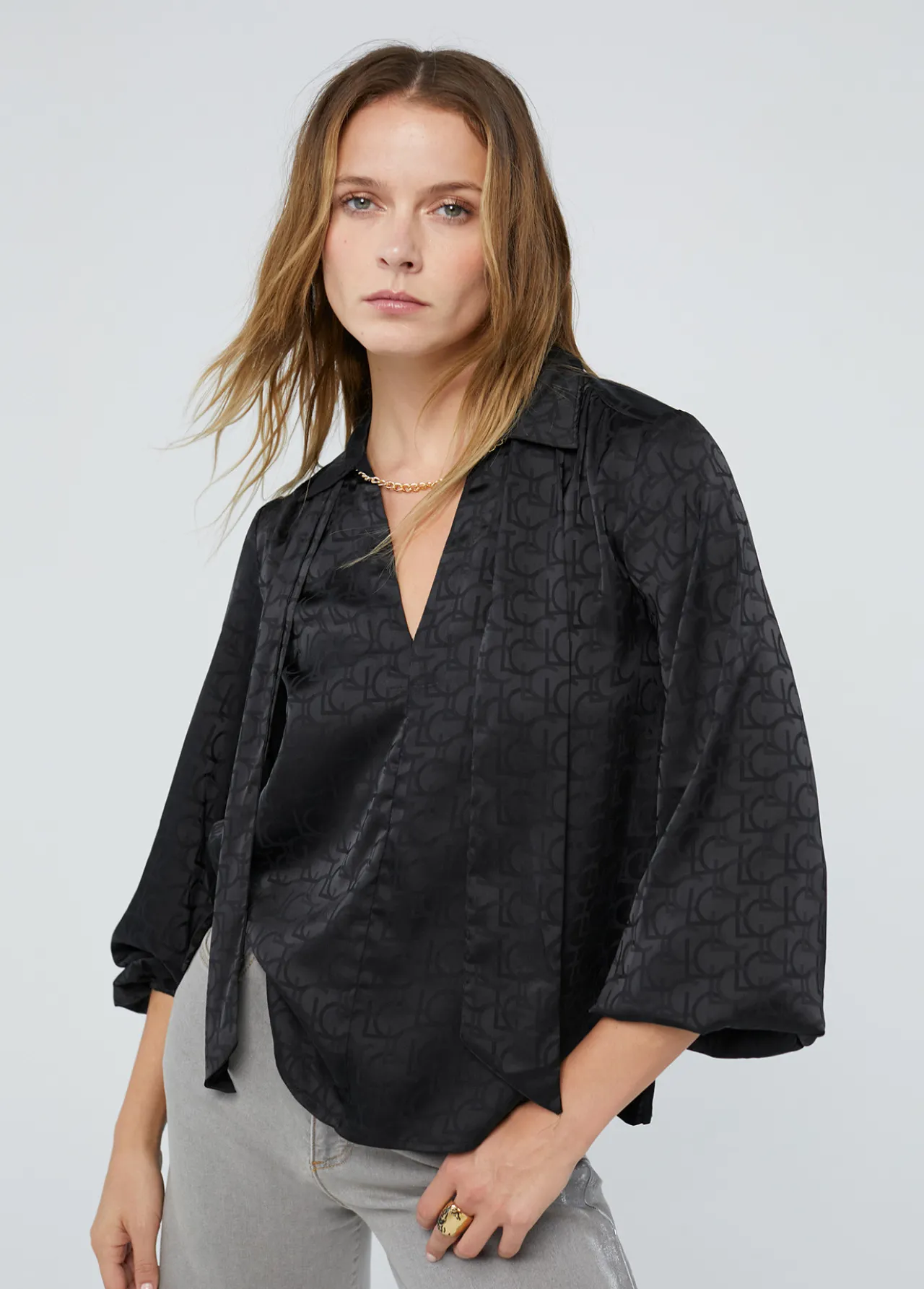 blusa_con_lazo_5-1.webp Lola Casademunt Camisas Y Blusas<Blusa con lazo PISTACHO