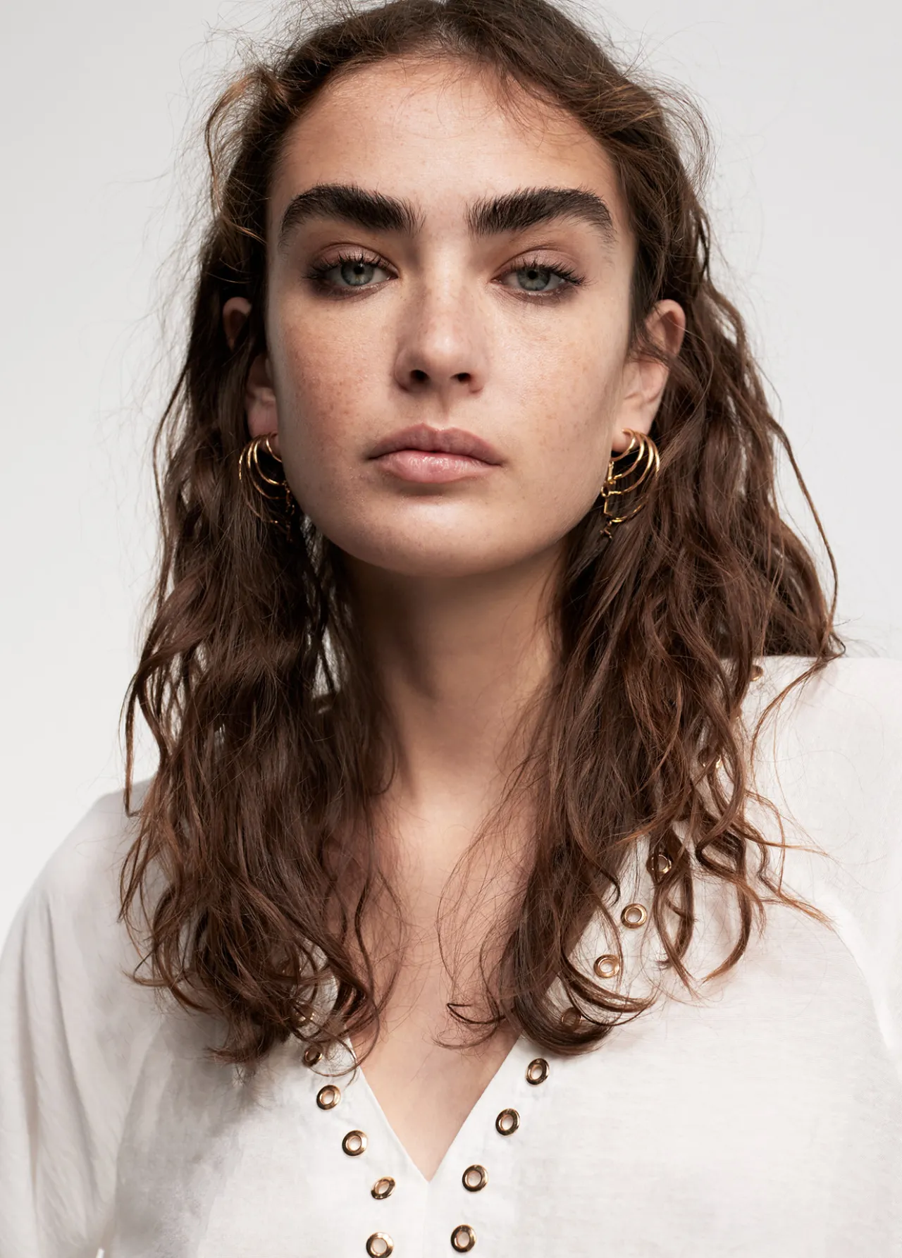 blusa_detalle_eyelets_1.webp Lola Casademunt Camisetas Y Tops | Camisas Y Blusas<Blusa detalle eyelets CRUDO
