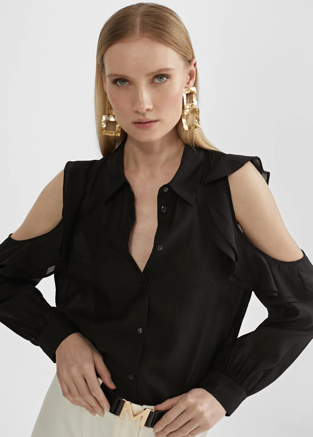 blusa_hombros_descubiertos_0.webp Lola Casademunt Camisas Y Blusas<Blusa hombros descubiertos AZULELECTRICO