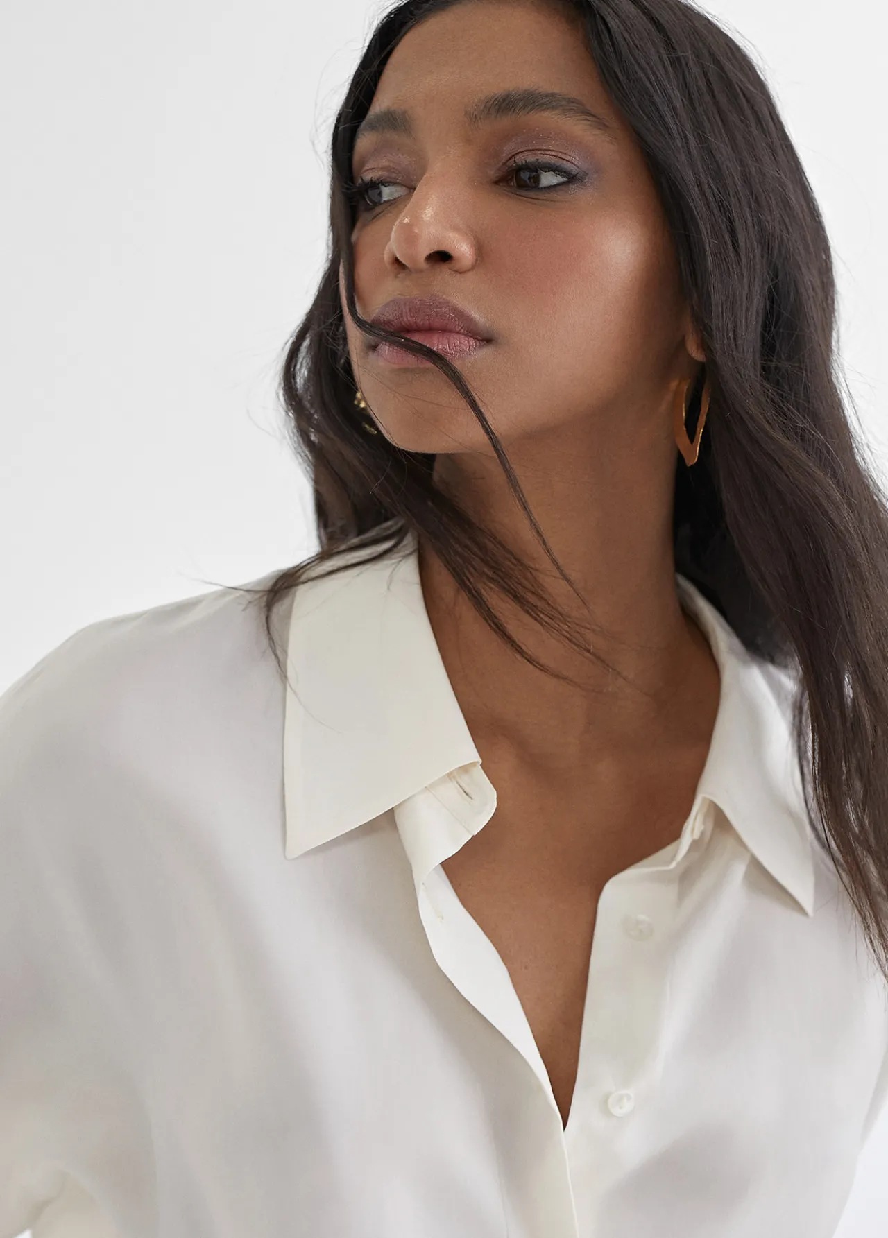 blusa_monocolor_5.webp Lola Casademunt Camisas Y Blusas<Blusa monocolor CRUDO