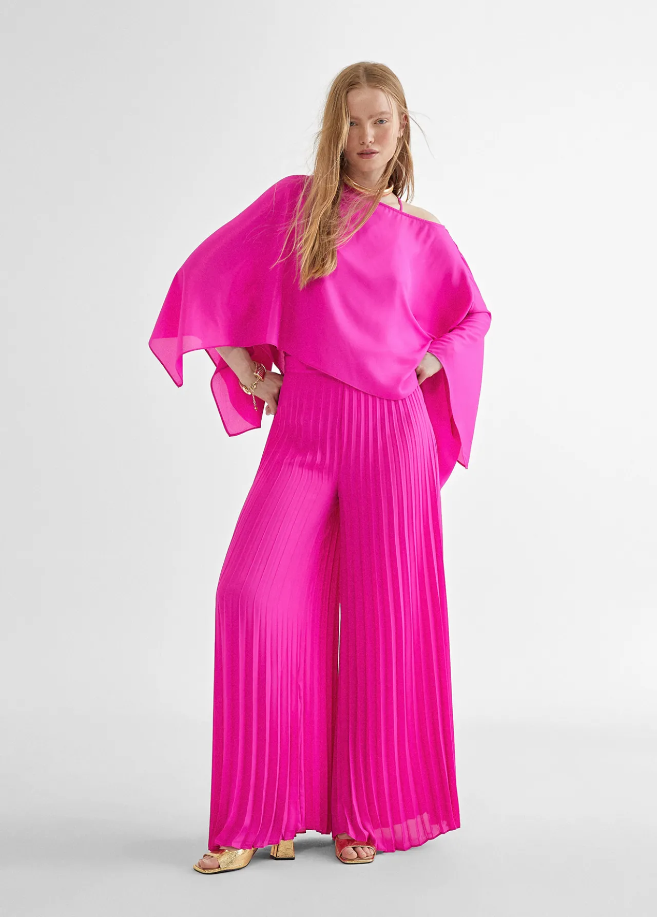 blusacapa_satinada_0.webp Lola Casademunt Americanas Y Blazers | Camisas Y Blusas<Blusa/capa satinada FUCSIA
