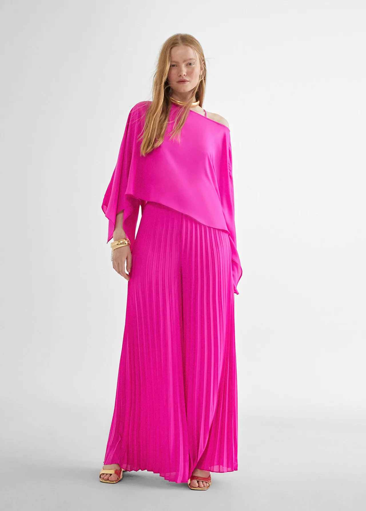 blusacapa_satinada_5.webp Lola Casademunt Americanas Y Blazers | Camisas Y Blusas<Blusa/capa satinada FUCSIA
