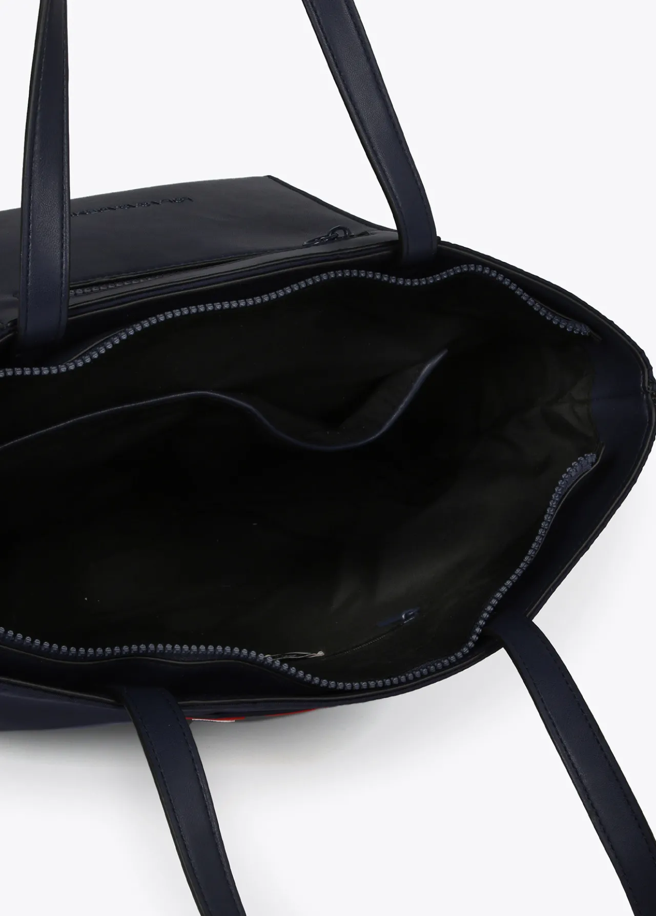bolso_azul_marino_edicin_limitada__lola_casademunt_7.webp Lola Casademunt Bolsos Shopper | Bolsos De Hombro<Bolso azul marino edición limitada - Lola Casademunt NAVY
