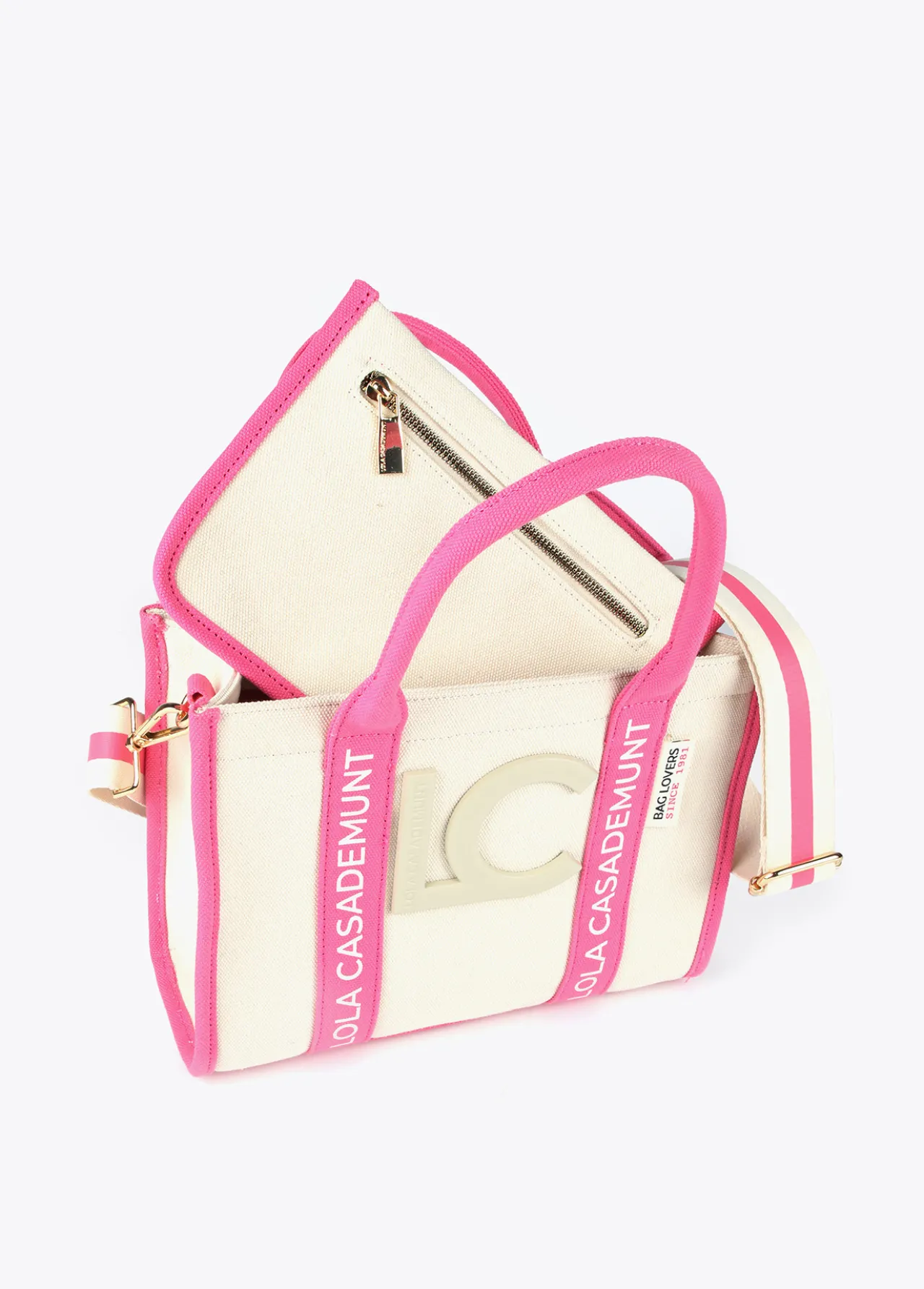 bolso_bandolera_logotipado_1.webp Lola Casademunt Bolsos<Bolso bandolera logotipado NEGRO-CRUDO