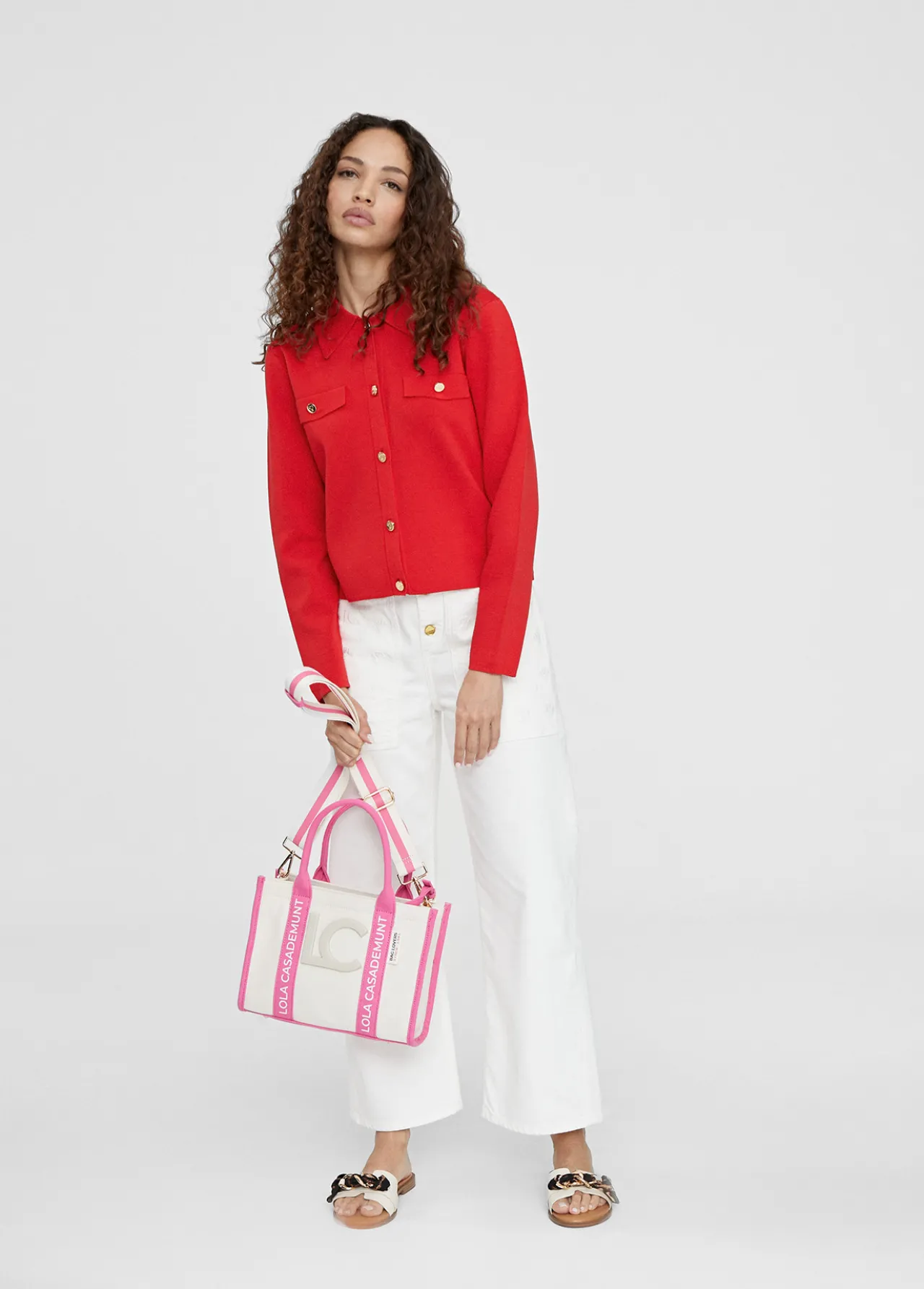 bolso_bandolera_logotipado_7.webp Lola Casademunt Bolsos<Bolso bandolera logotipado NEGRO-CRUDO