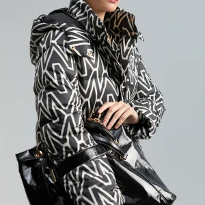 Lola Casademunt Bolsos Shopper | Bolsos De Hombro<Bolso shopper brillante NEGRO