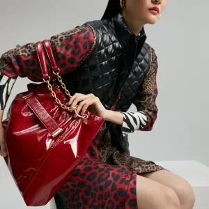 Lola Casademunt Bolsos Shopper | Bolsos De Hombro<Bolso shopper brillante NEGRO