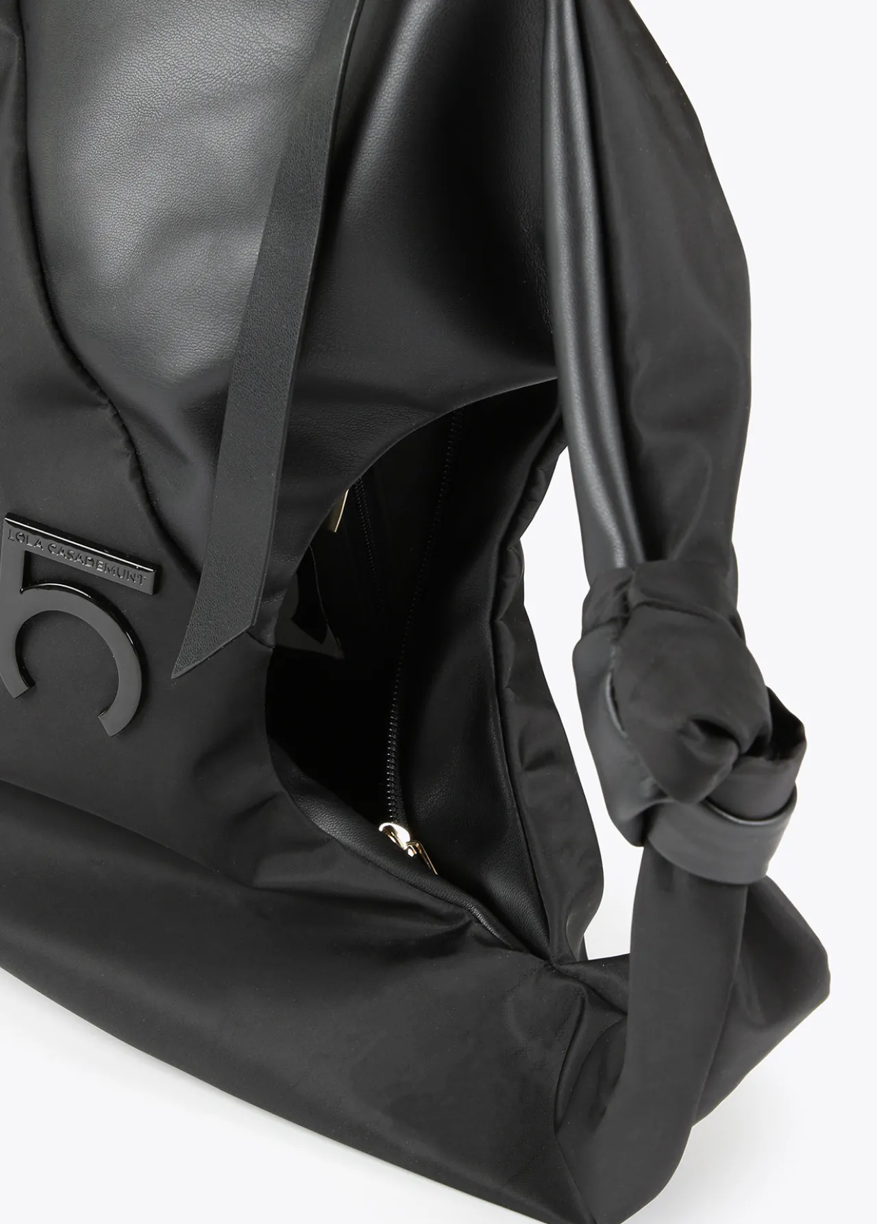 bolso_shopper_materiales_combinados_5.webp Lola Casademunt Bolsos<Bolso shopper materiales combinados NEGRO