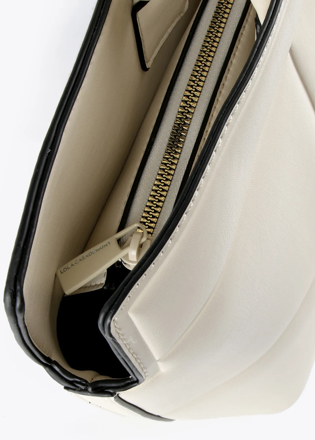 bolso_tipo_shopper_acolchado_2.webp Lola Casademunt Bolsos<Bolso tipo shopper acolchado CAMEL