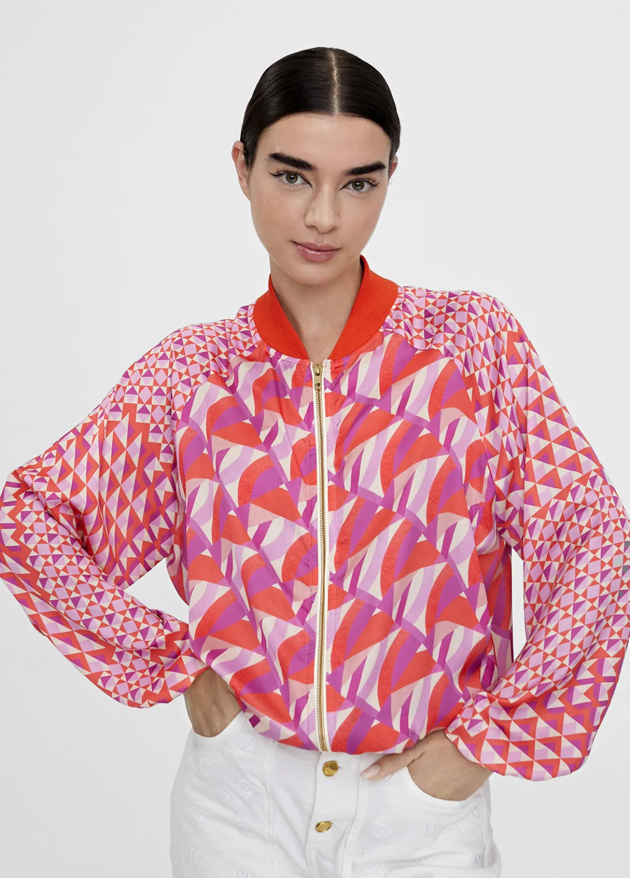 bomber_estampada_multicolor_0.webp Lola Casademunt Chaquetas Y Gabardinas<Bomber estampada multicolor ROJO-LILA