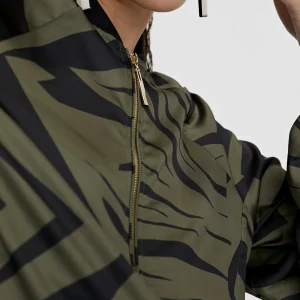 Lola Casademunt Chaquetas Y Gabardinas<Bomber estampado animal NEGRO-VERDE