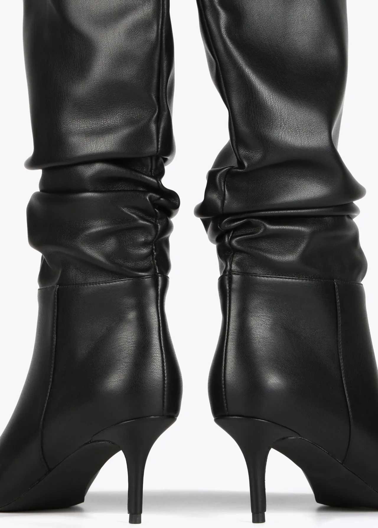 bota_caa_fruncida_4-1.webp Lola Casademunt Botas Y Botines<Bota caña fruncida DORADO