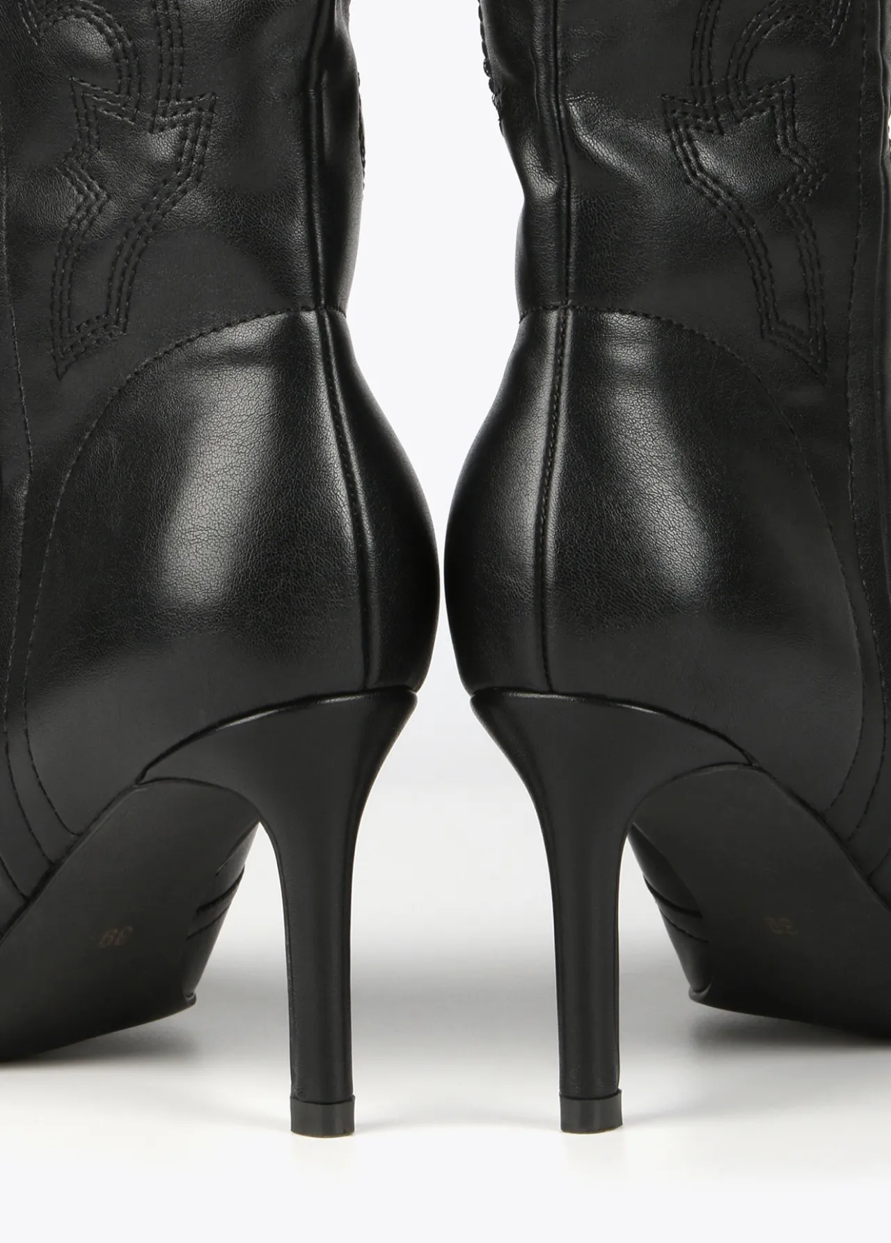 bota_cowboy_de_caa_alta_4.webp Lola Casademunt Botas Y Botines<Bota cowboy de caña alta NEGRO