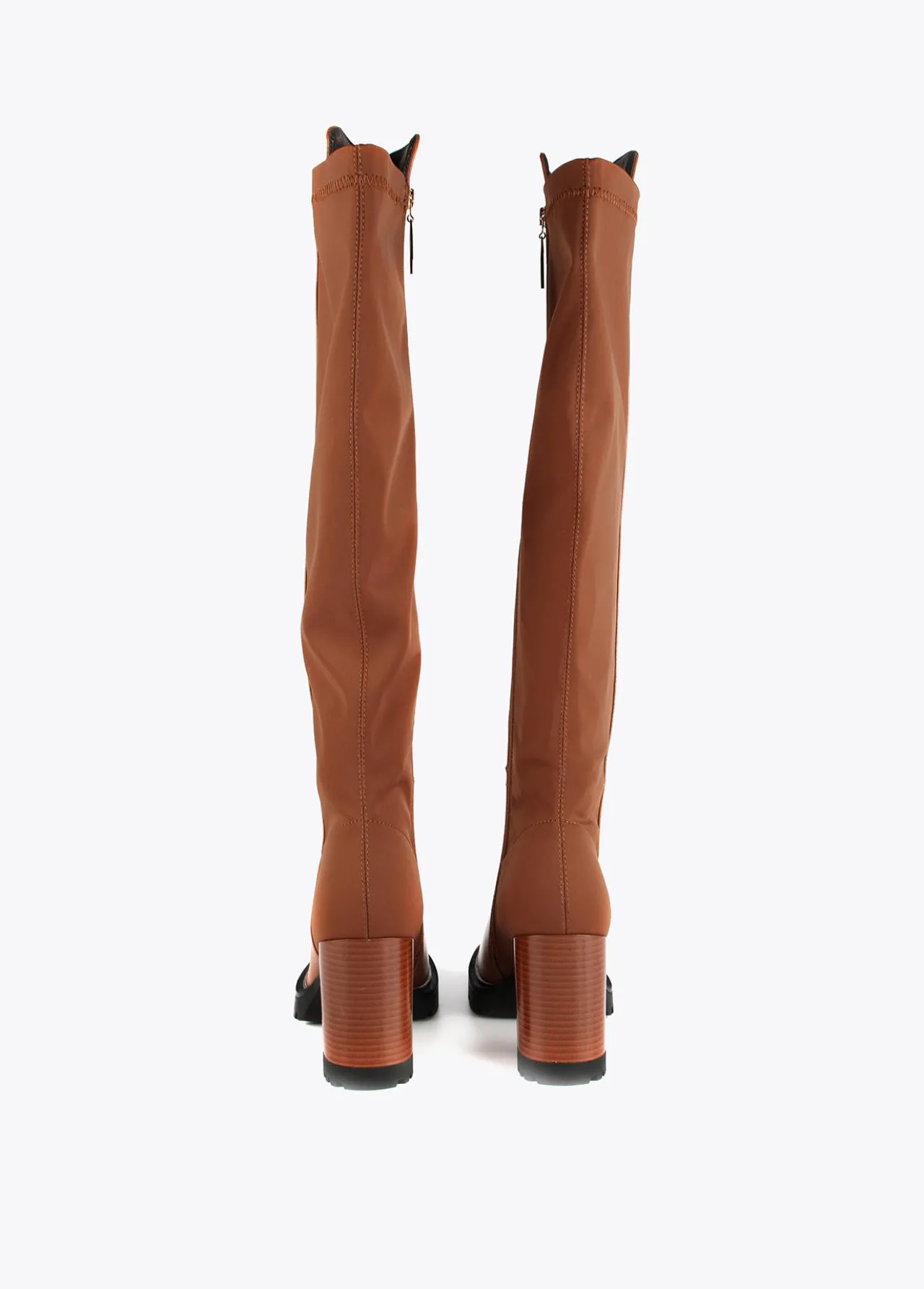 bota_mosquetera_alta_con_tacn__calzado__lola_casademunt_3.webp Lola Casademunt Botas Y Botines<Bota mosquetera alta con tacón | Calzado | Lola Casademunt MARRON